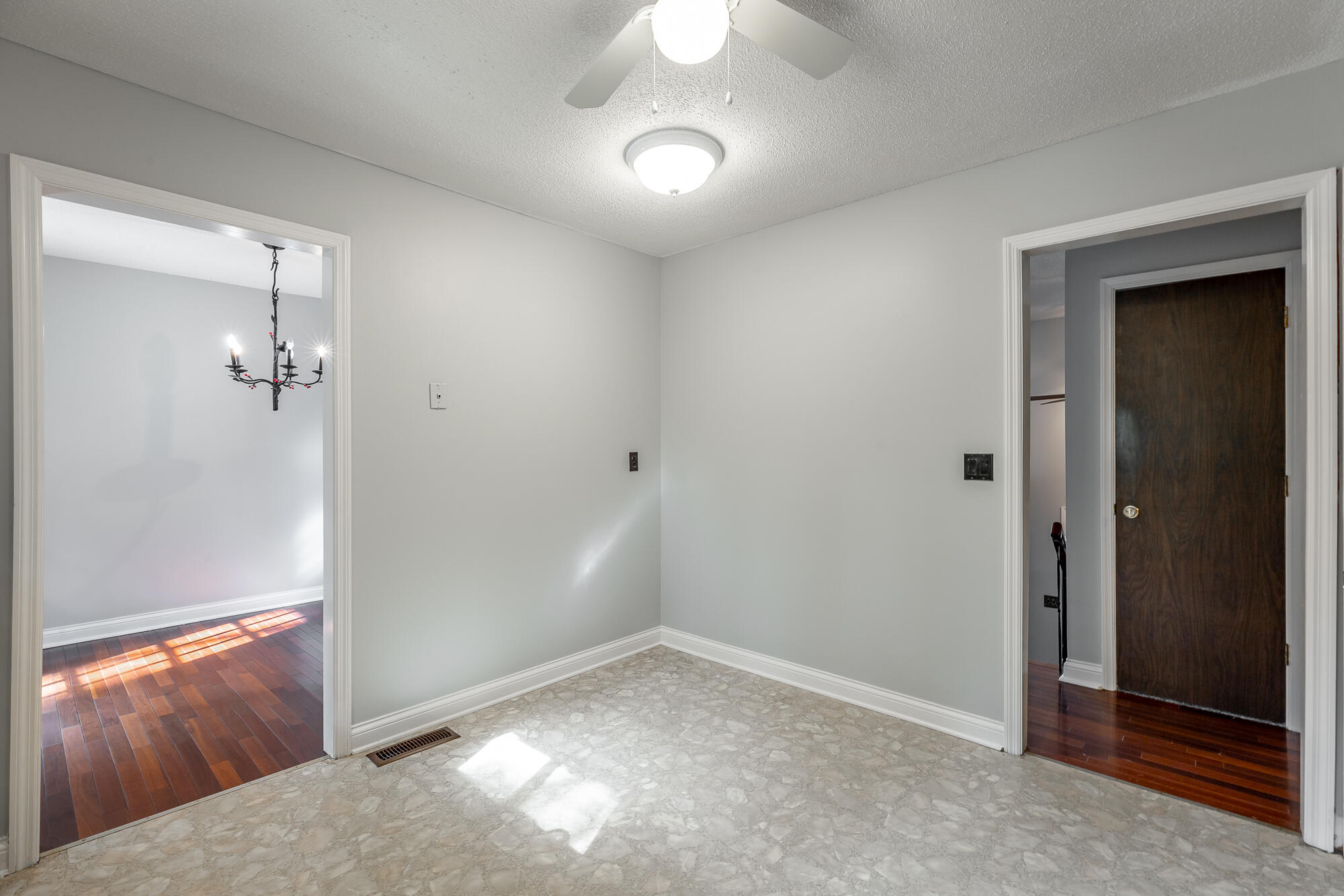 8450 Cross Timbers Cir