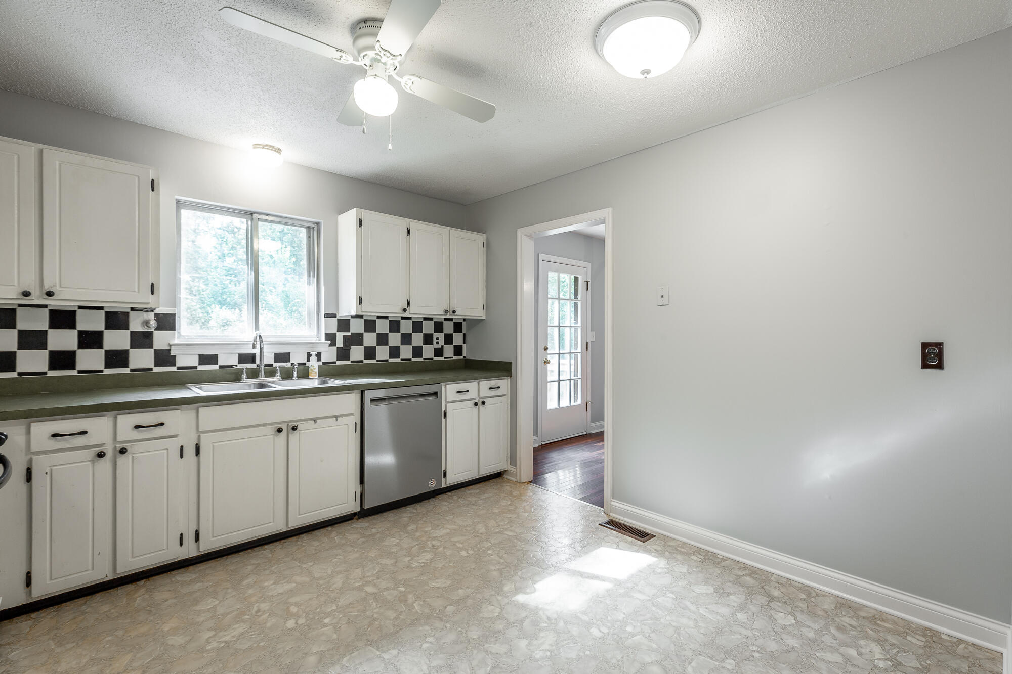 8450 Cross Timbers Cir