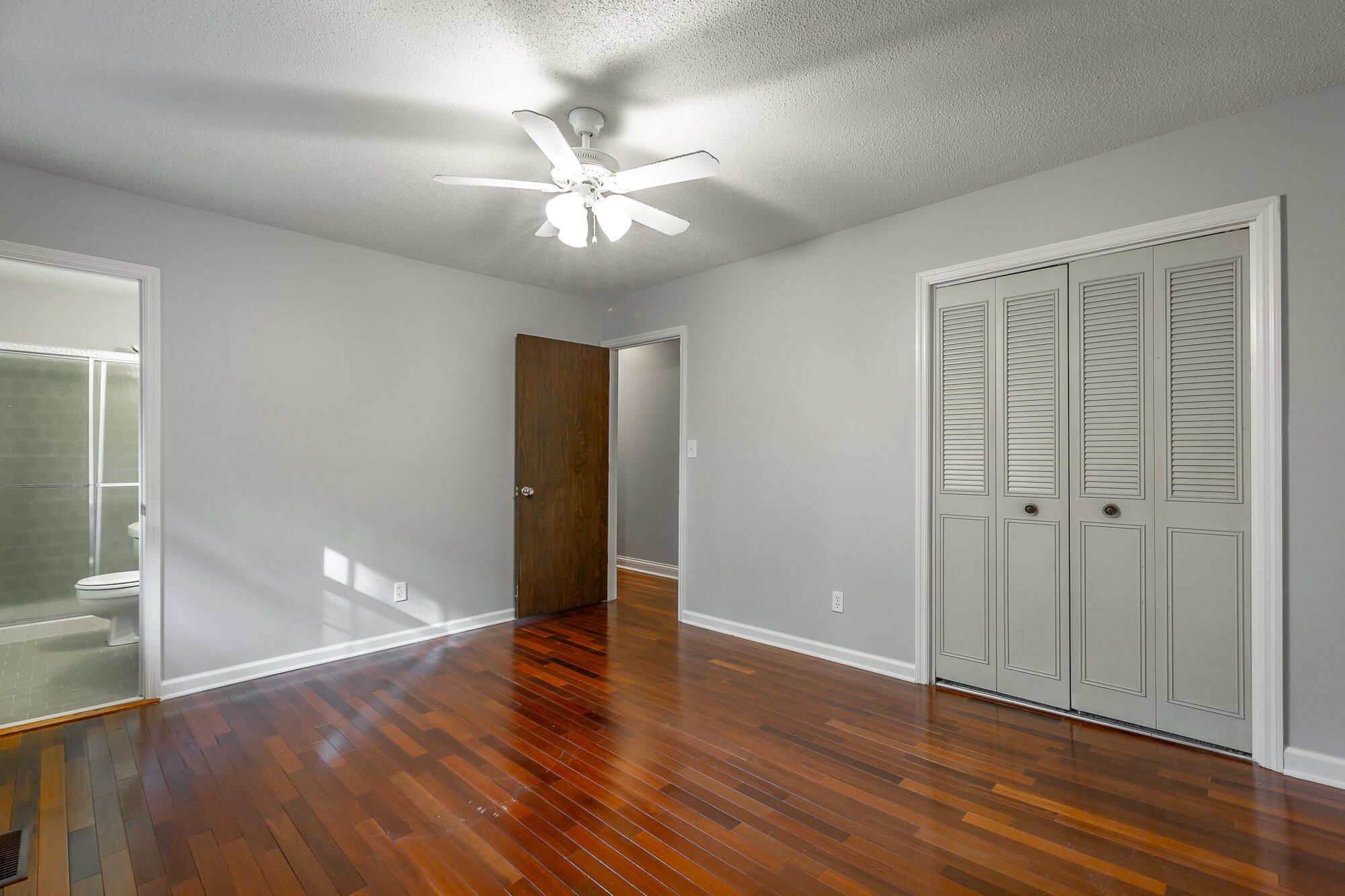 8450 Cross Timbers Cir