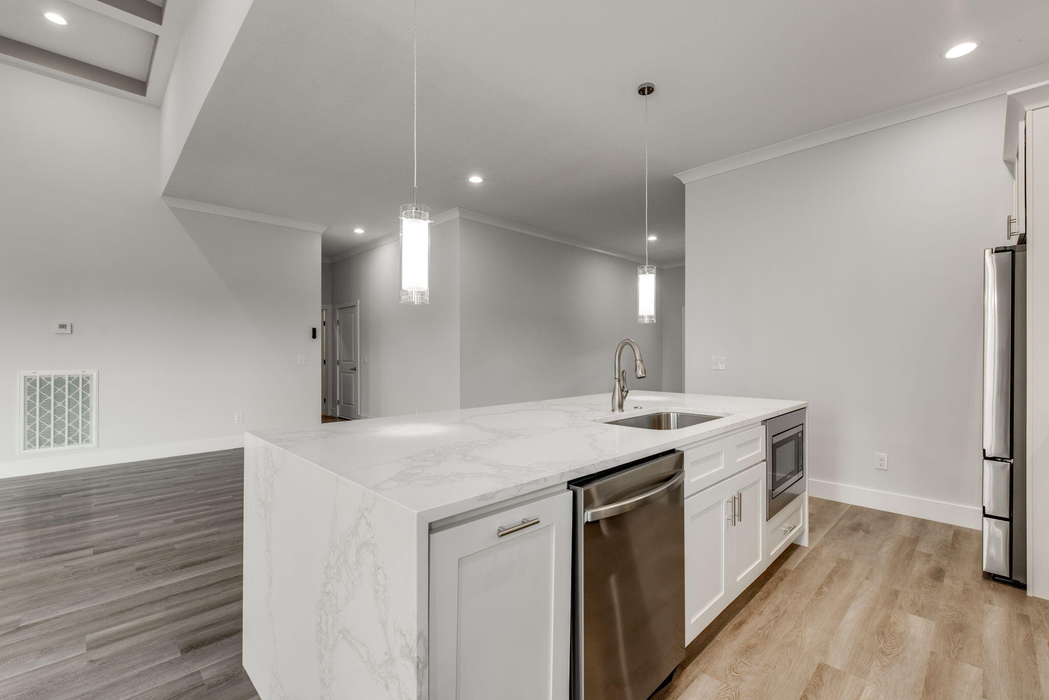 8443 Snowdrop Way