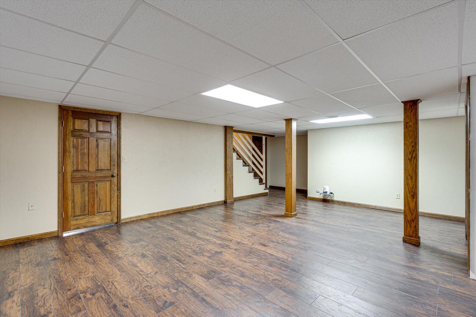 701 NW Everhart Dr