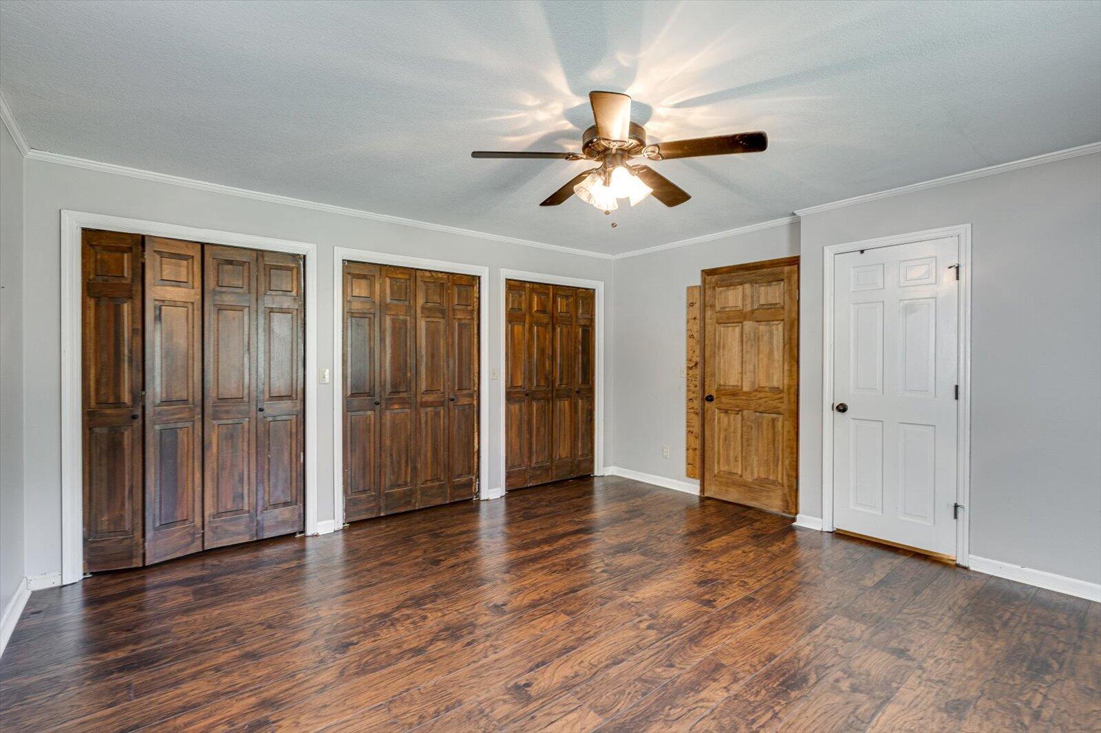 701 NW Everhart Dr