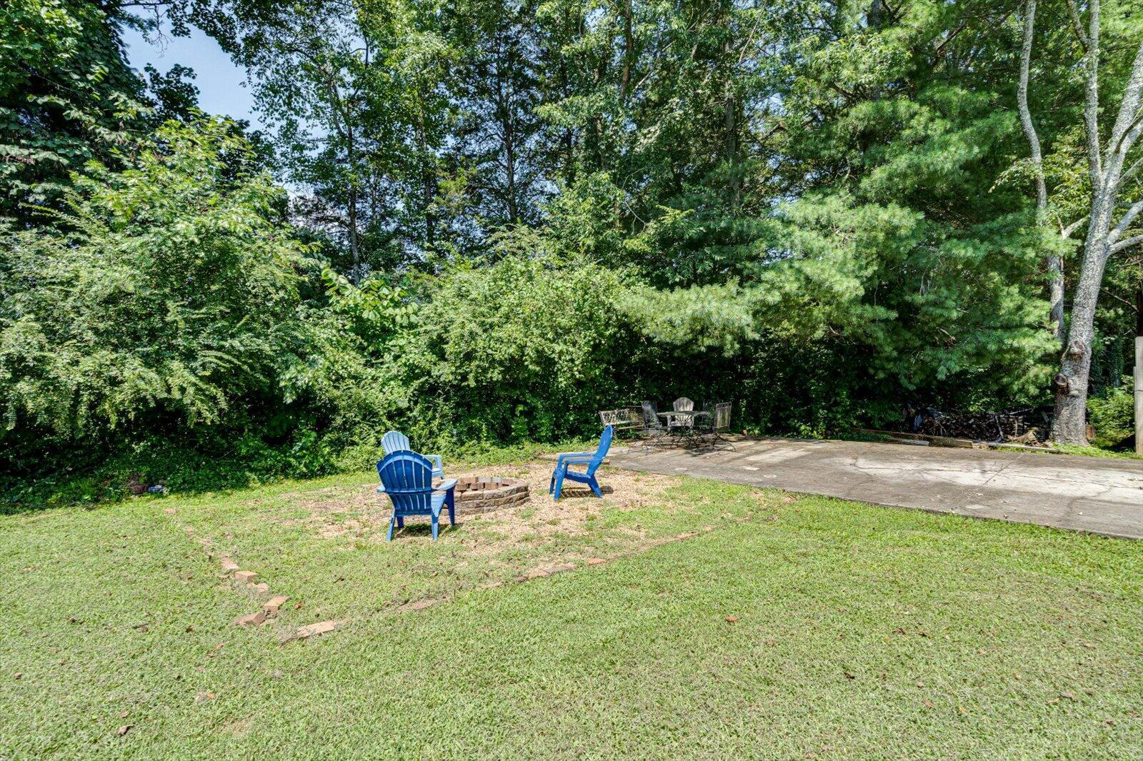701 NW Everhart Dr