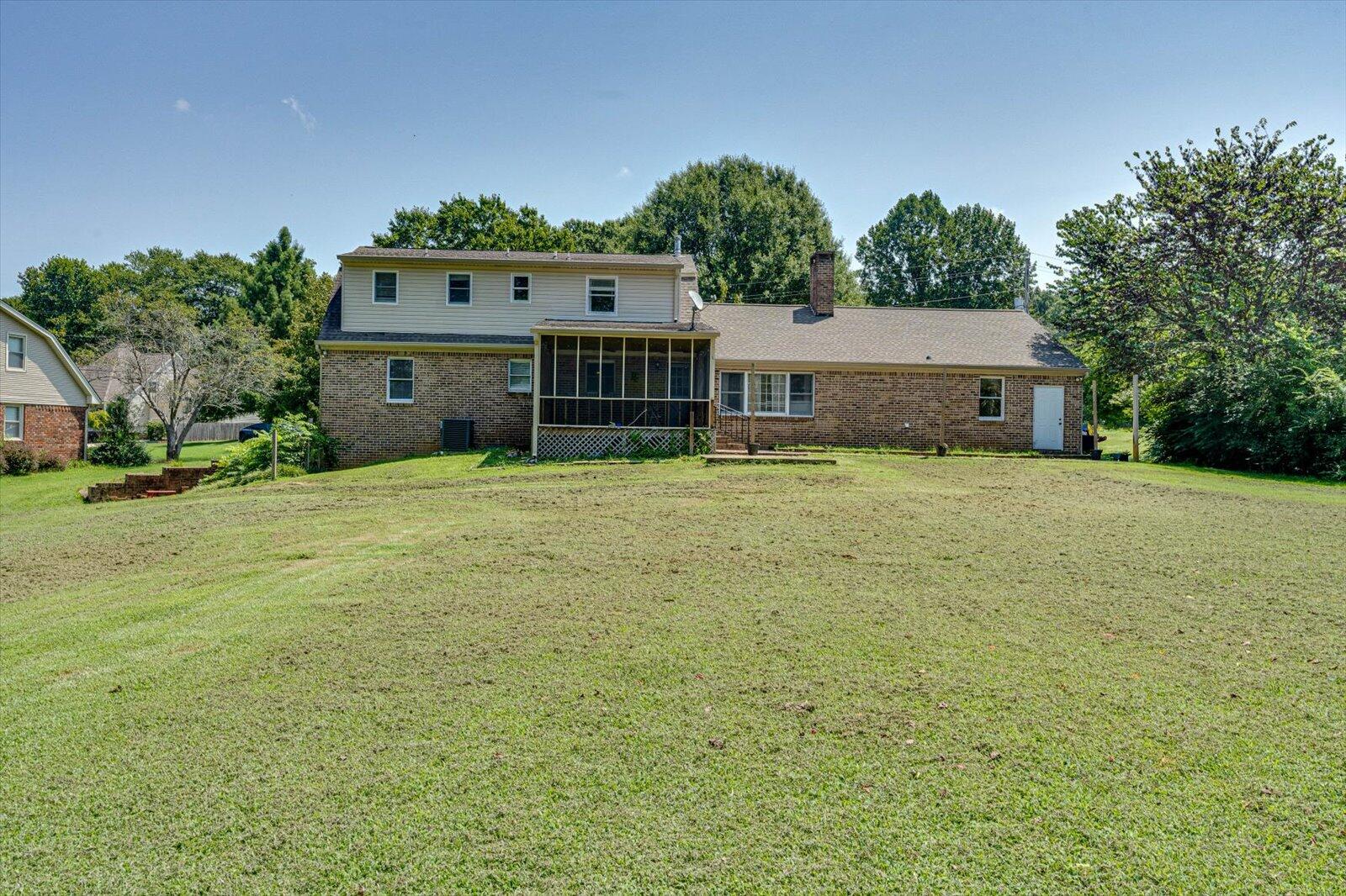 701 NW Everhart Dr