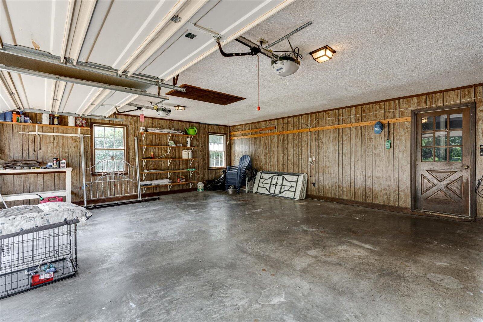 701 NW Everhart Dr