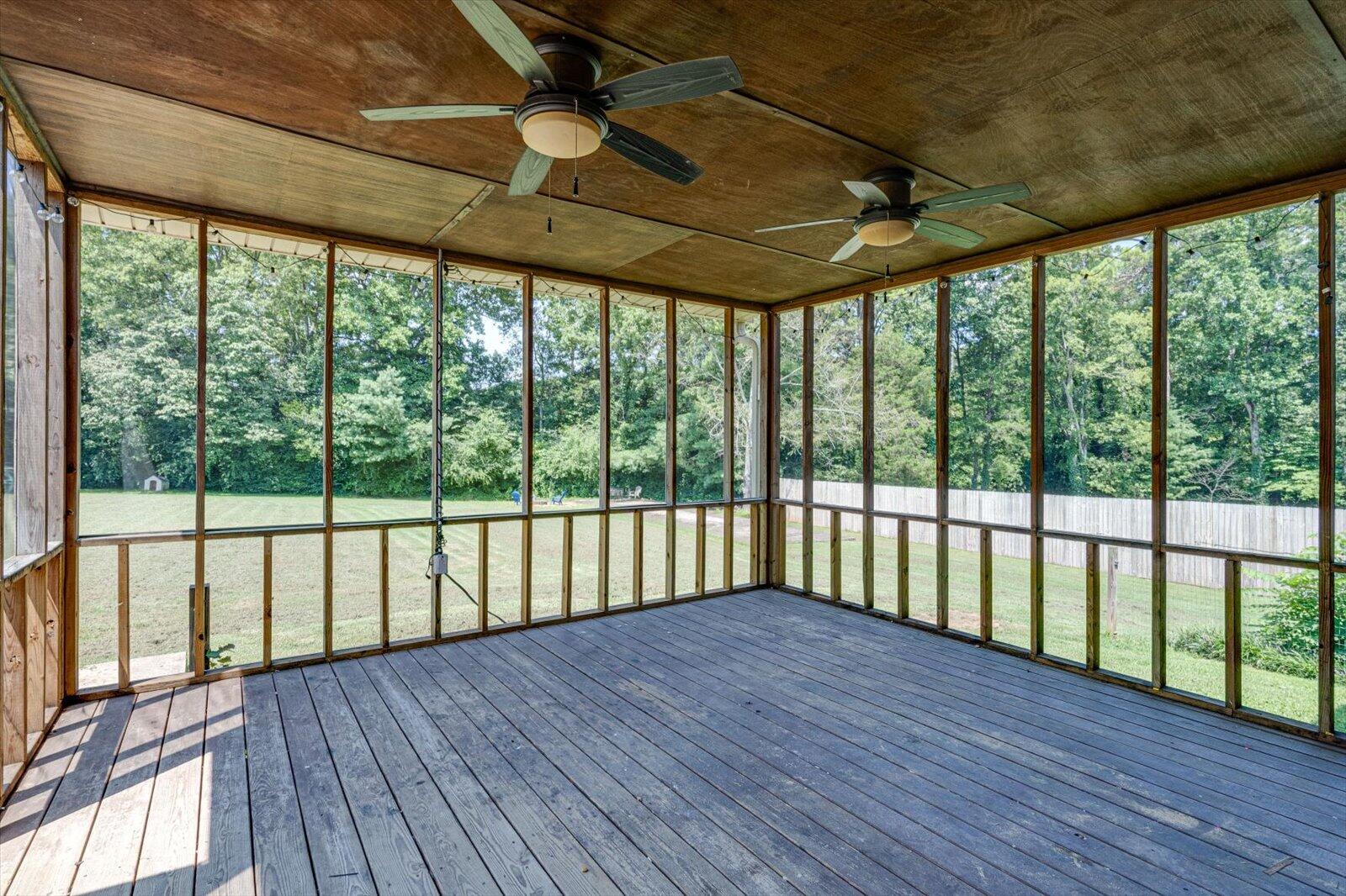 701 NW Everhart Dr