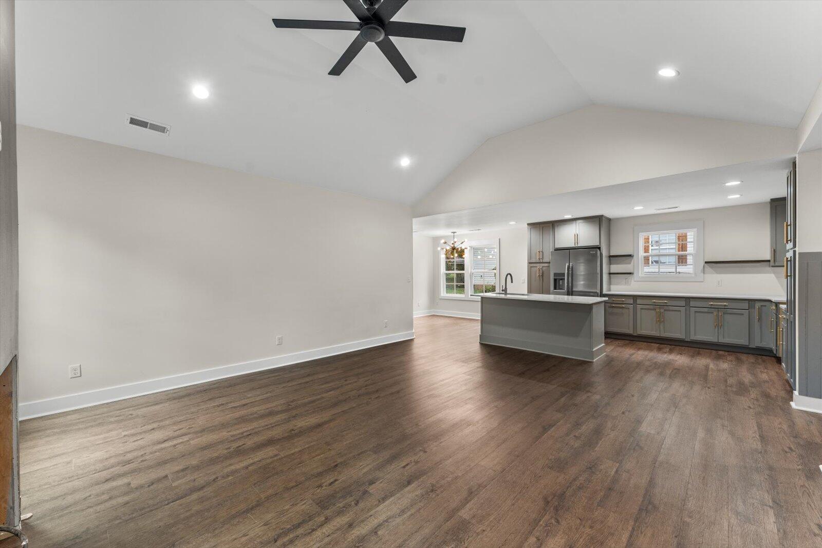 216 Oak Avenue
