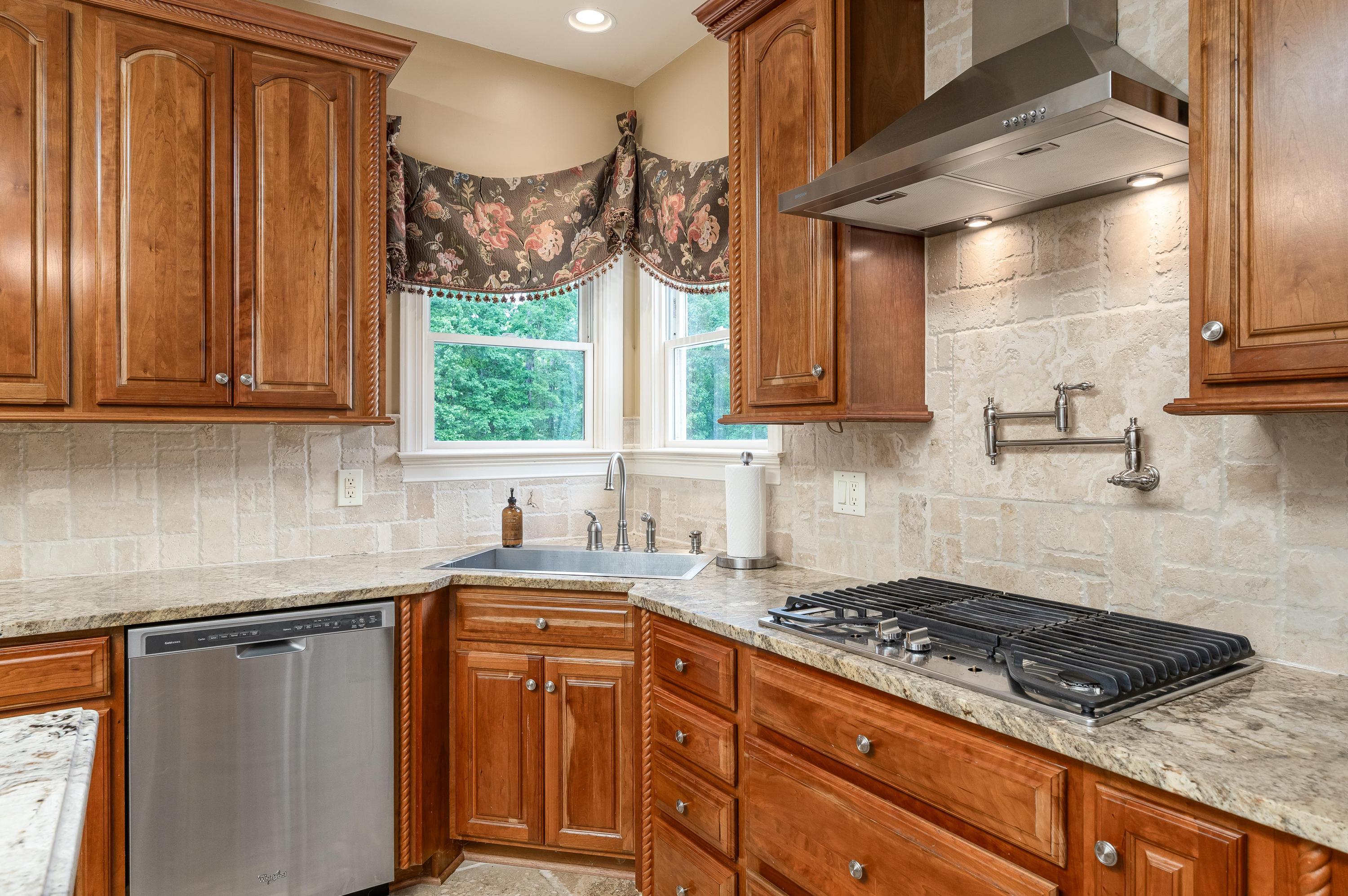 353 Bridgewater Drive, McDonald