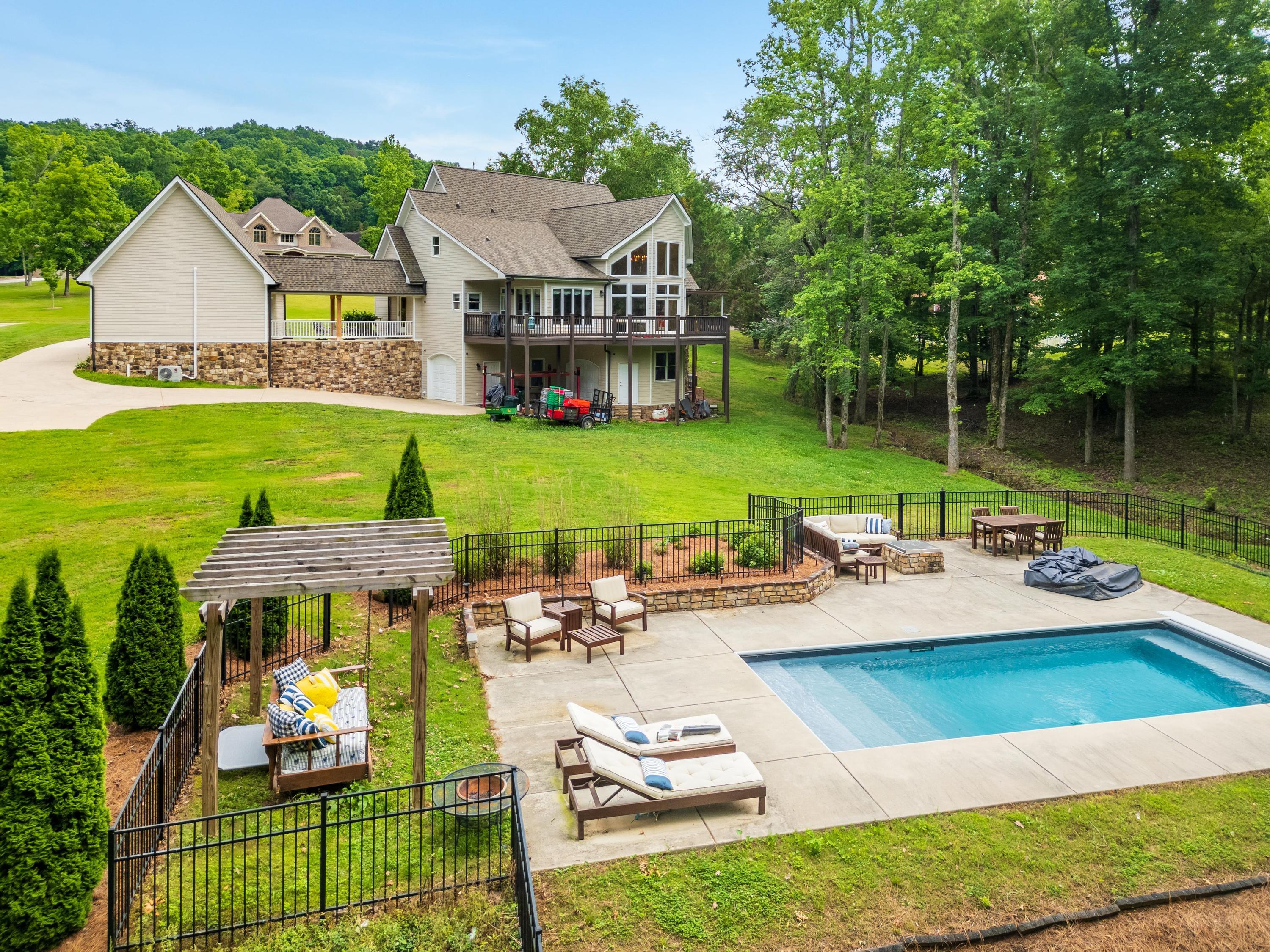 353 Bridgewater Drive, McDonald