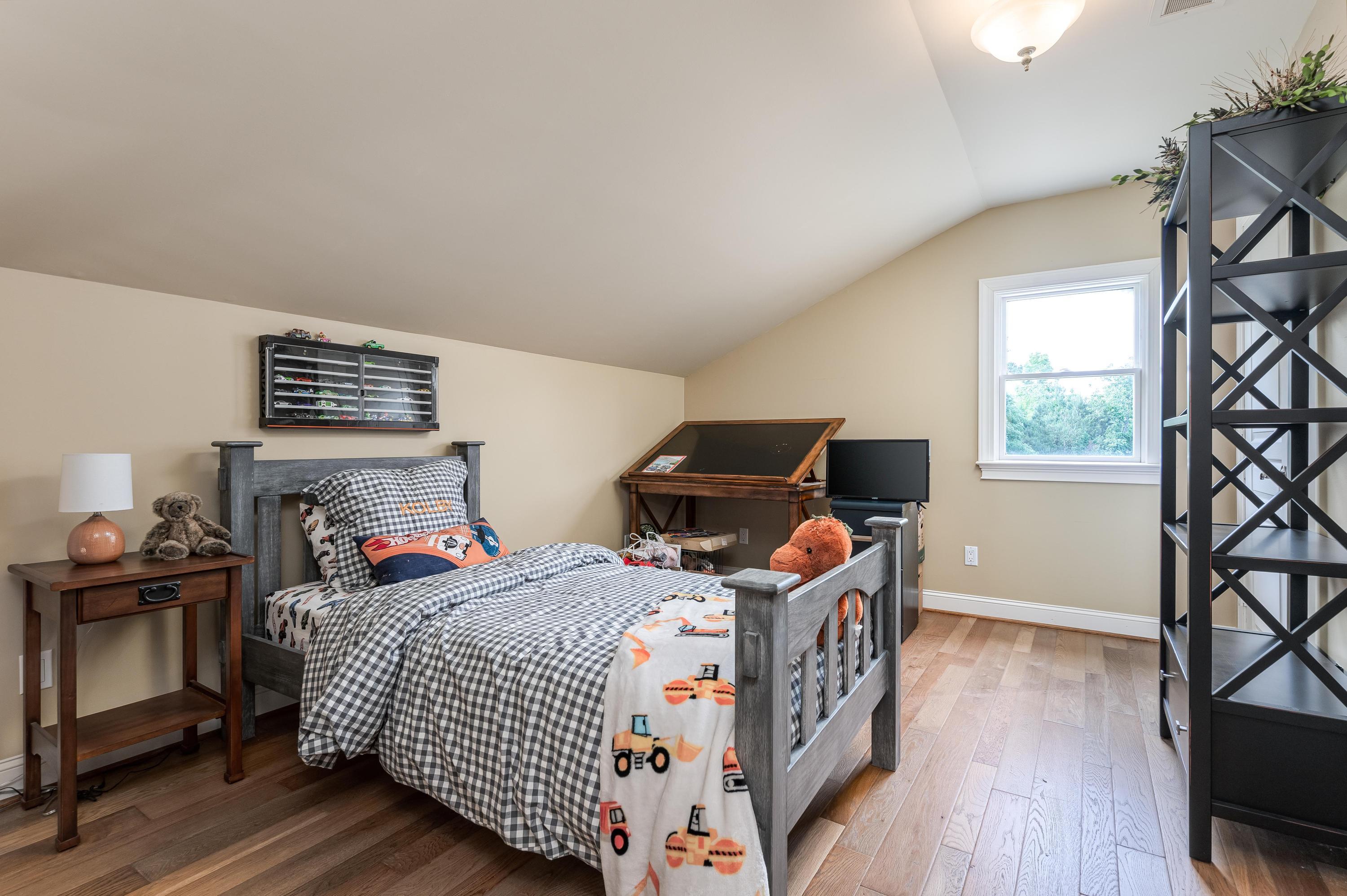 353 Bridgewater Drive, McDonald