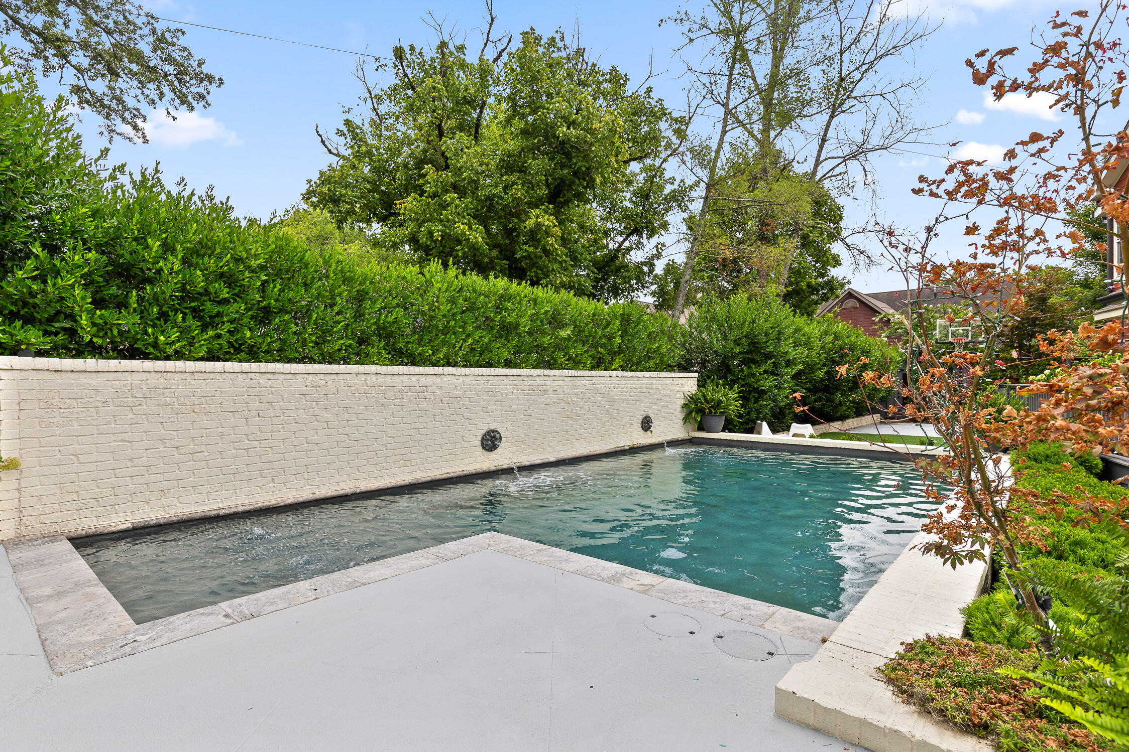 8365 Glenshire Lane