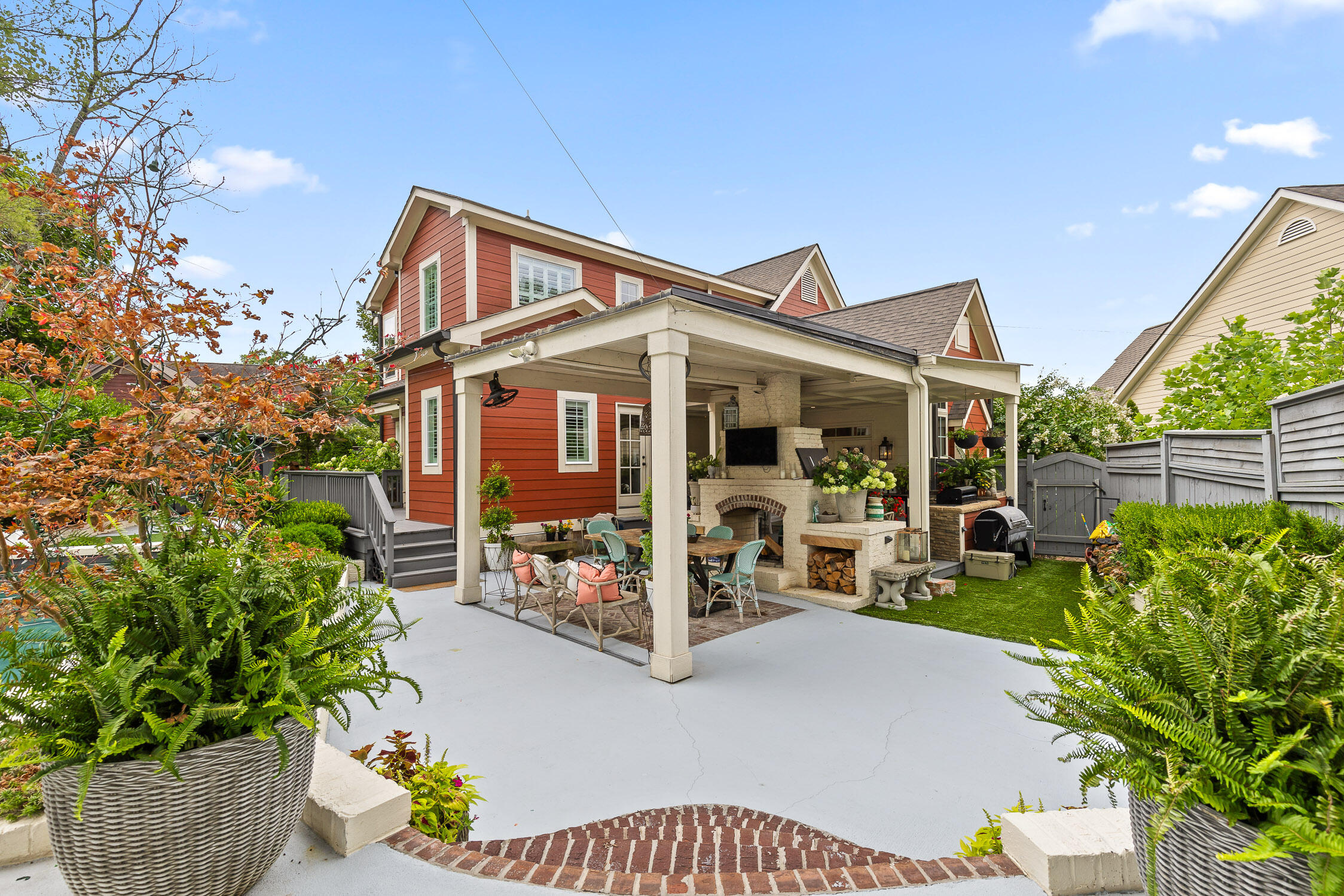 8365 Glenshire Lane