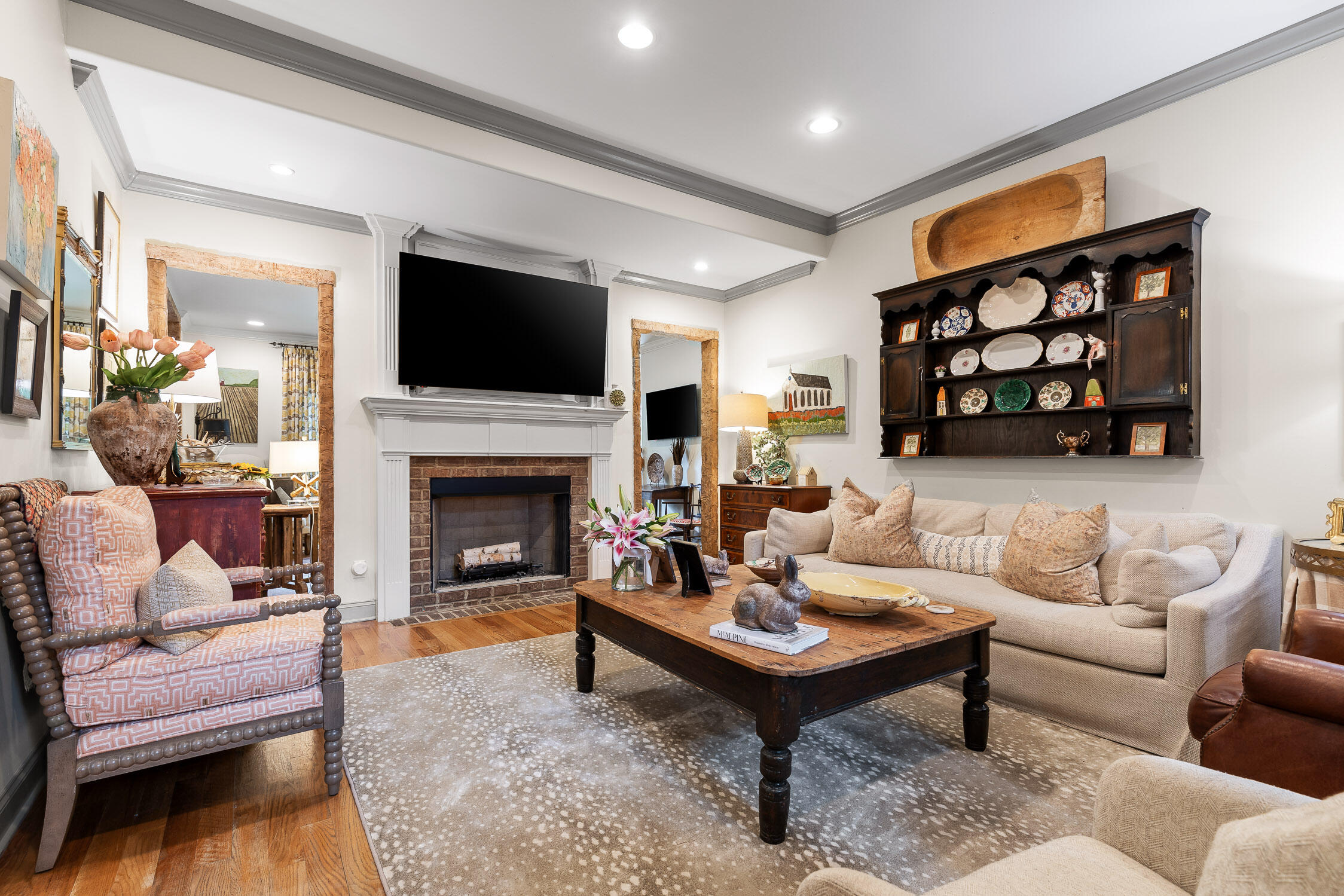 8365 Glenshire Lane
