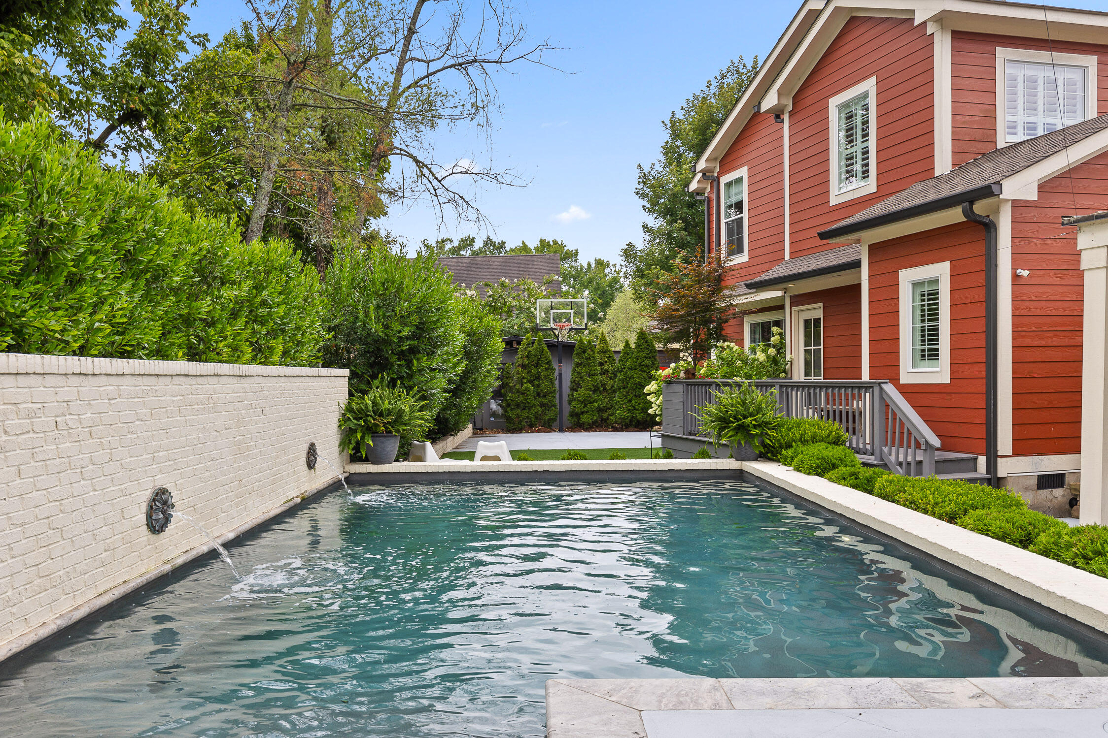 8365 Glenshire Lane