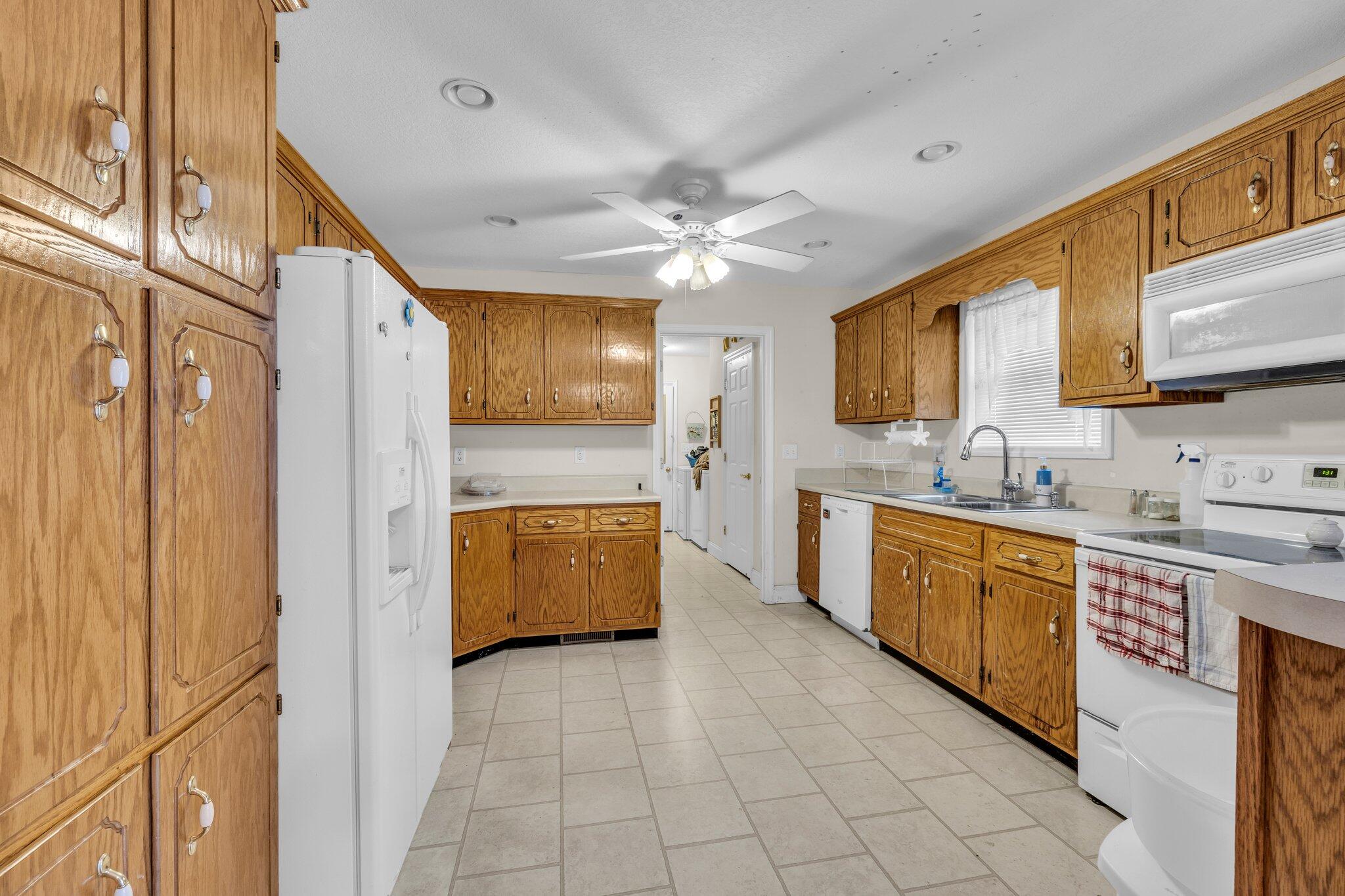 883 N Pryor Cove Road