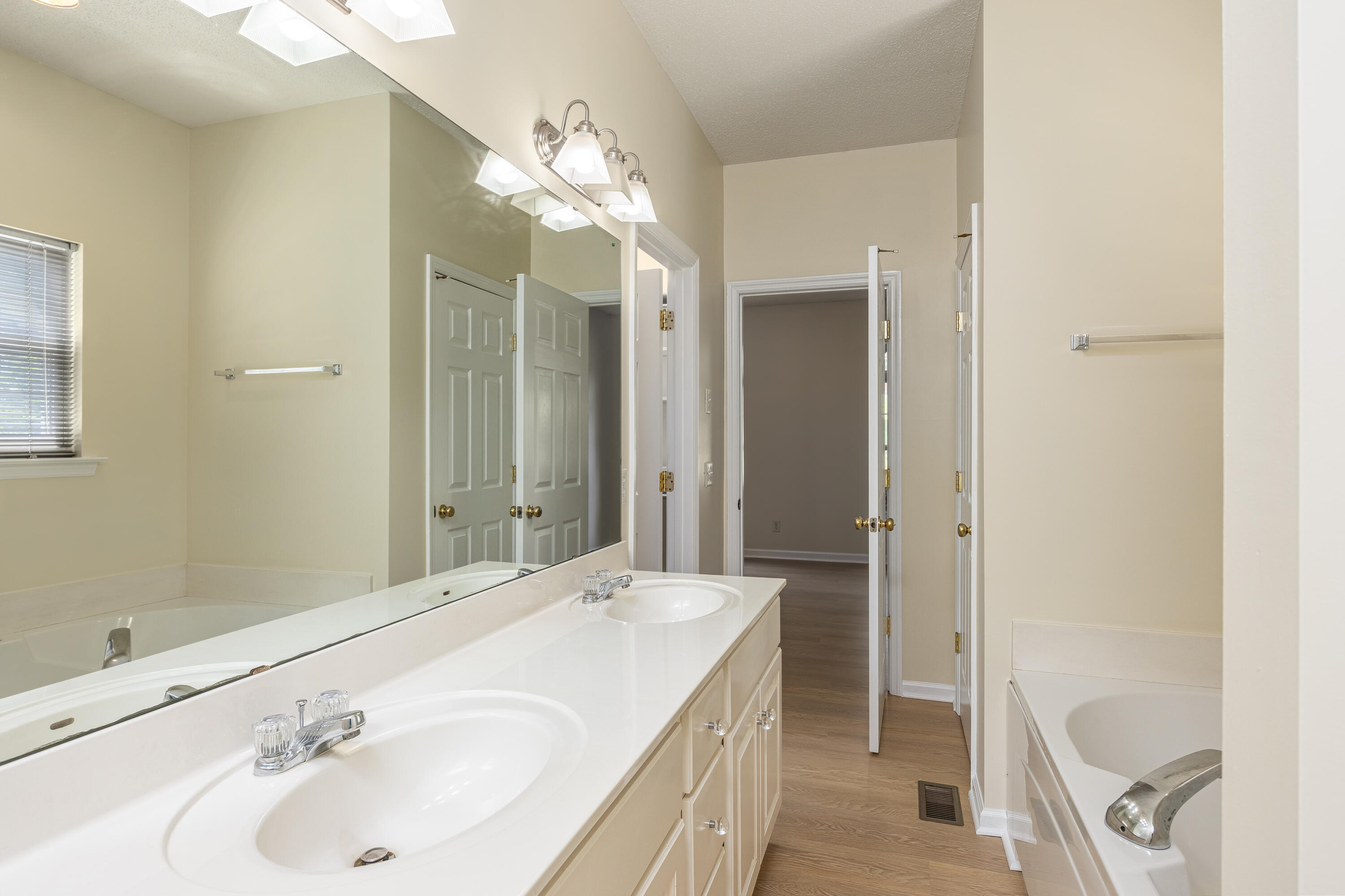 501 Cloudview Lane