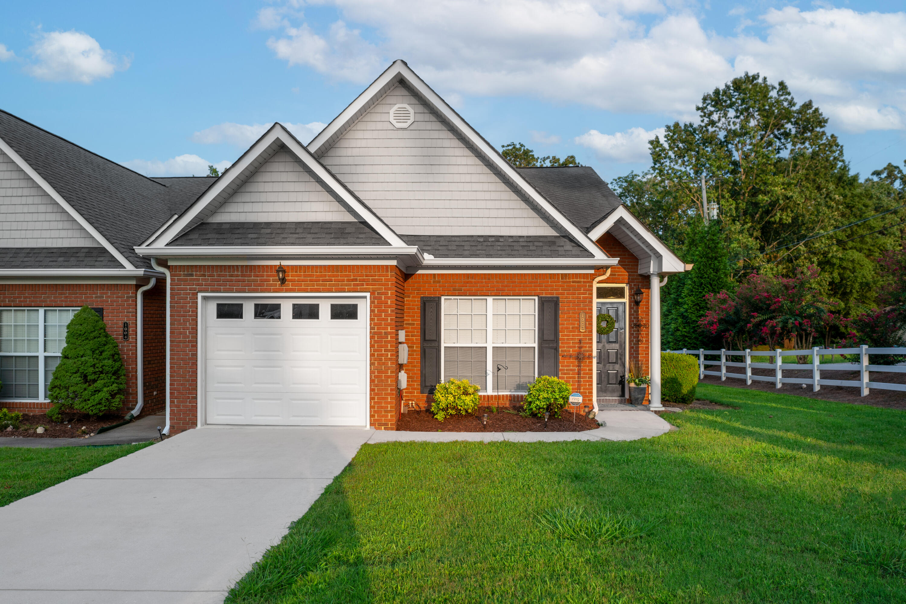 1002 Grey Oaks Lane