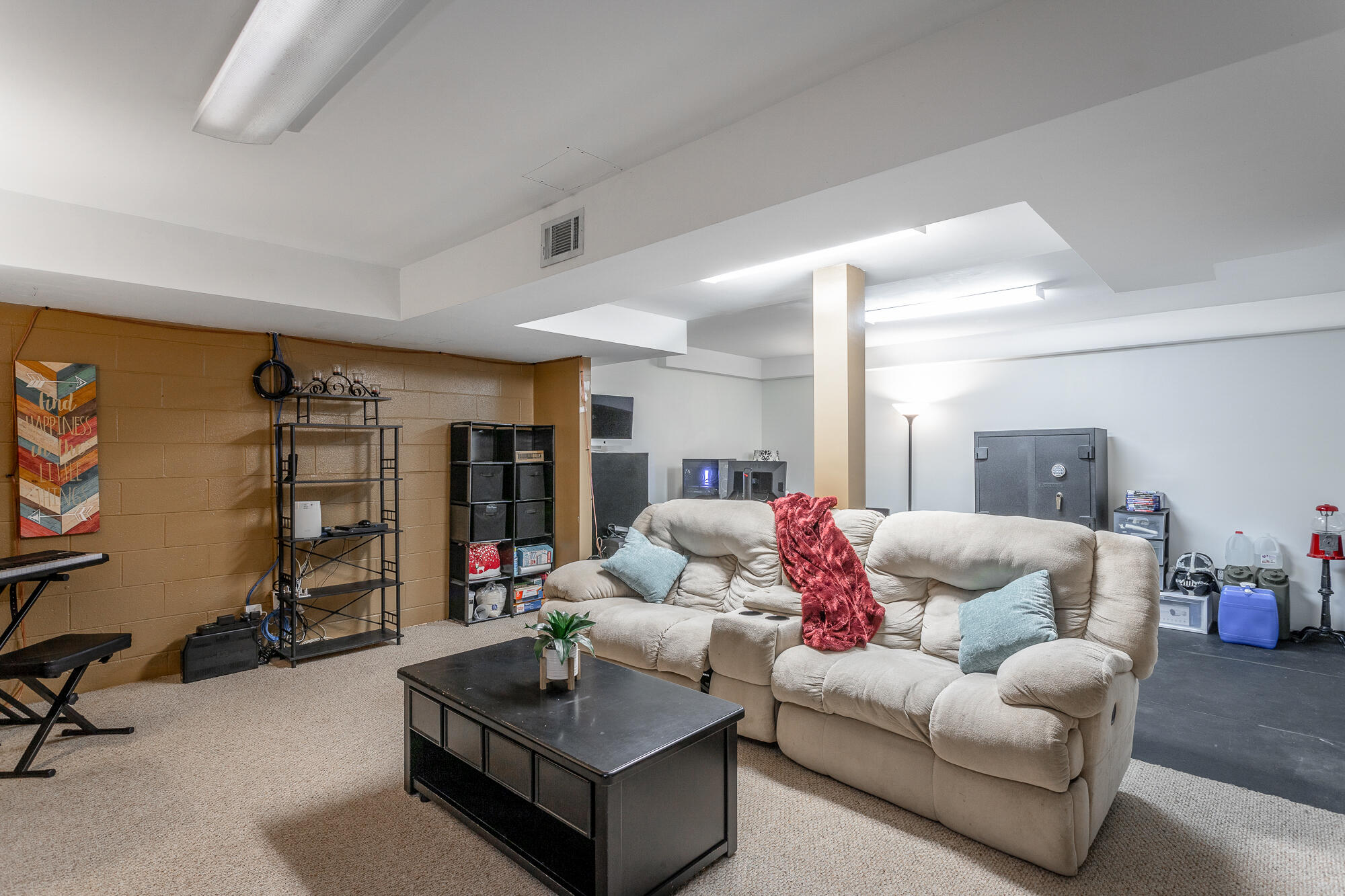 4831 Hillsdale Circle