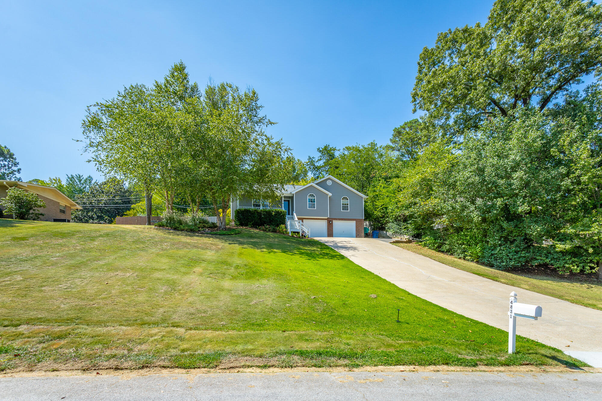 4831 Hillsdale Circle
