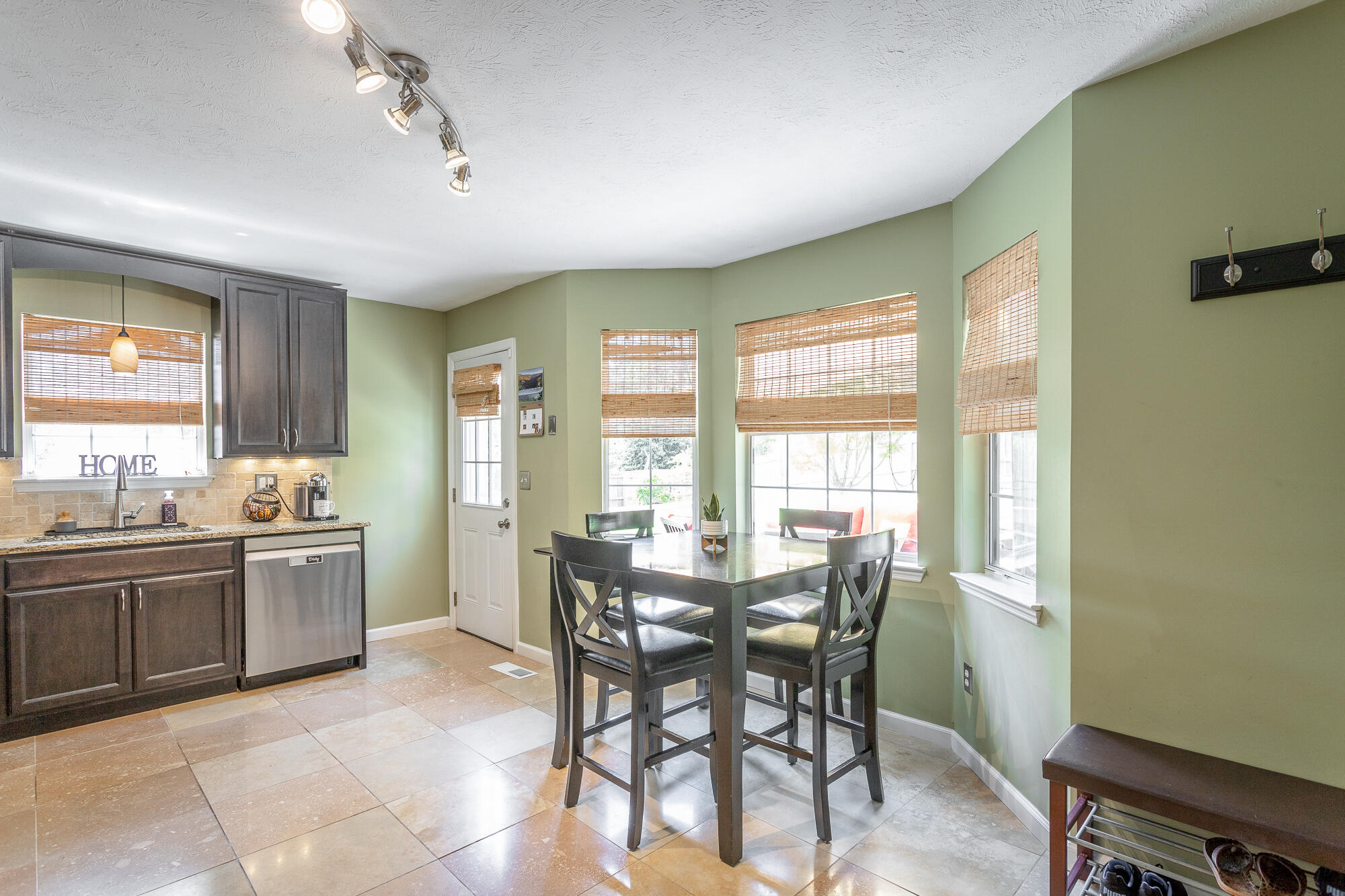 4831 Hillsdale Circle