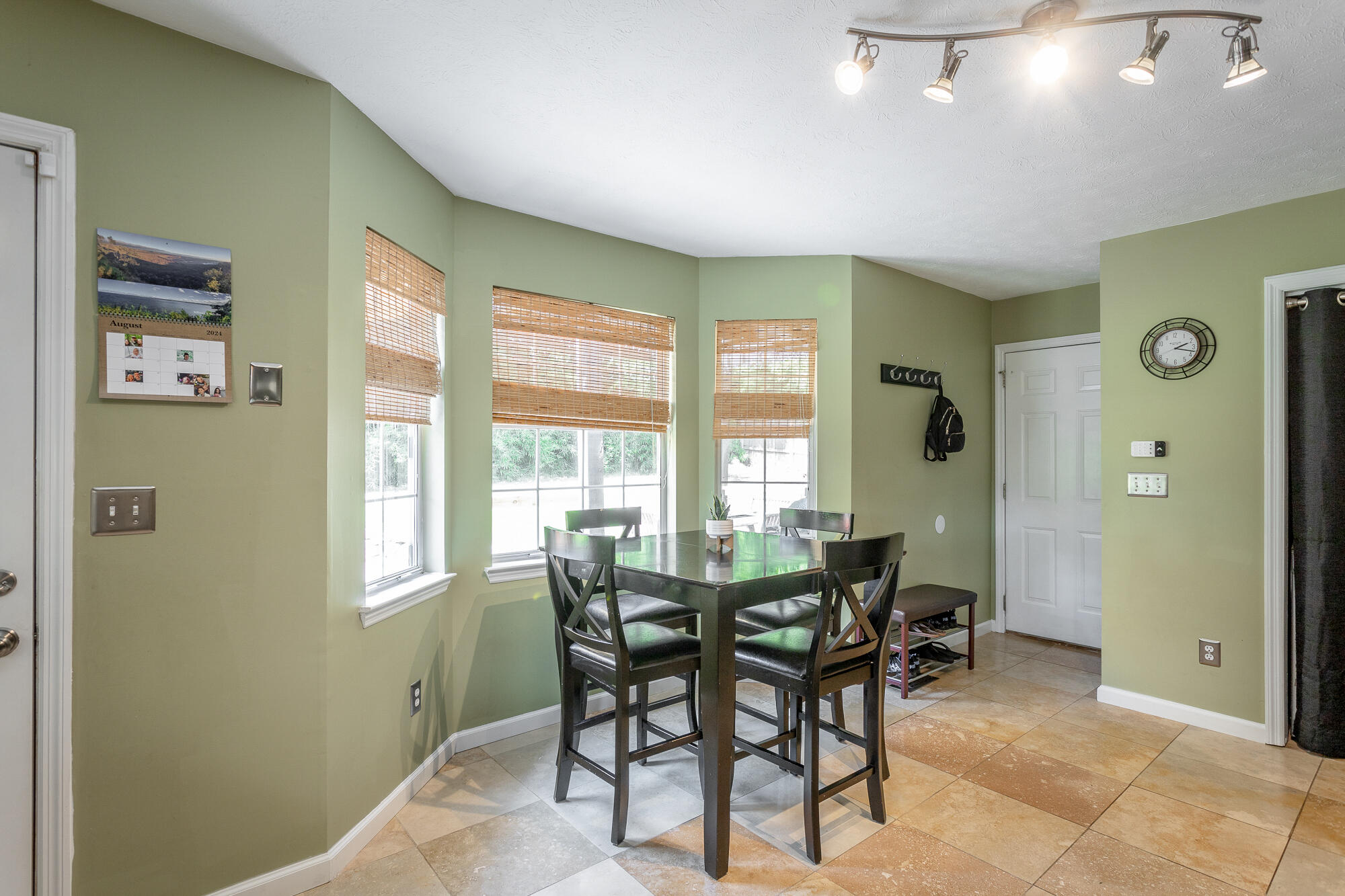 4831 Hillsdale Circle