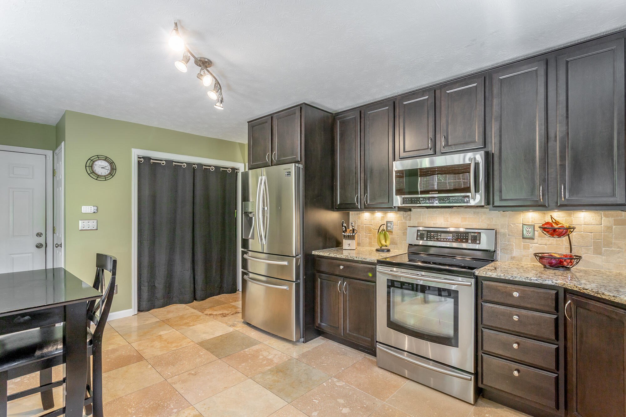 4831 Hillsdale Circle