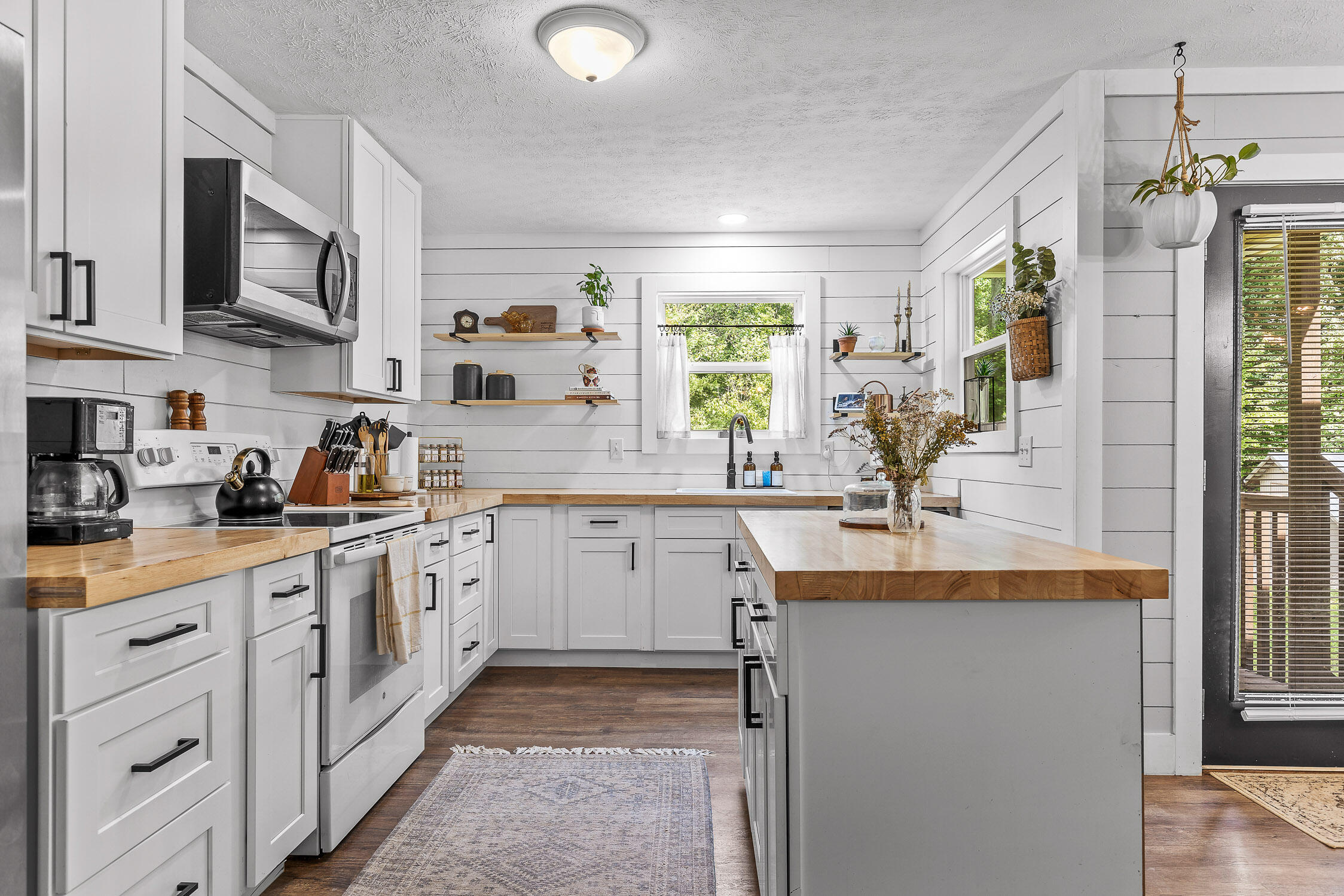 974 Indian Hills Drive