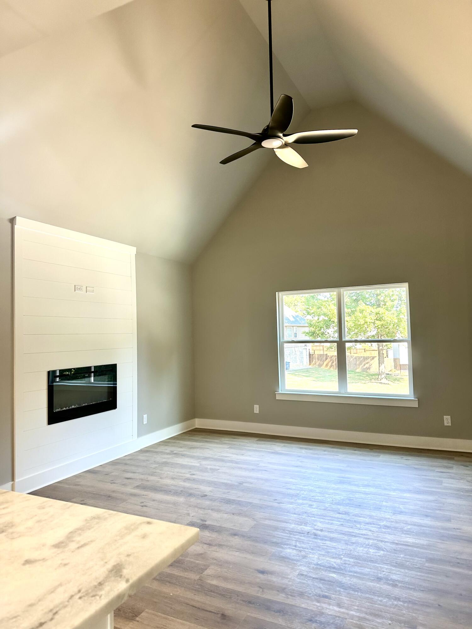 22 Primrose Lane, 422