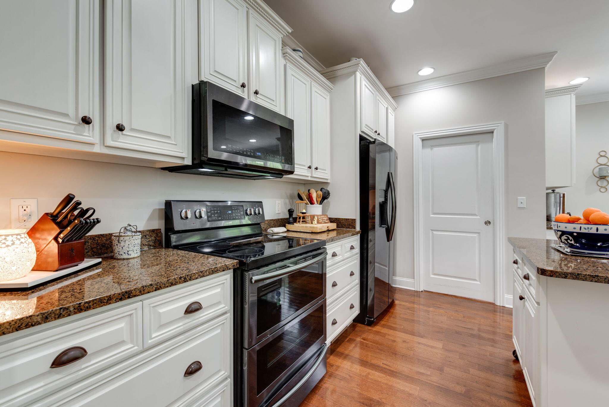 4037 Platinum Way