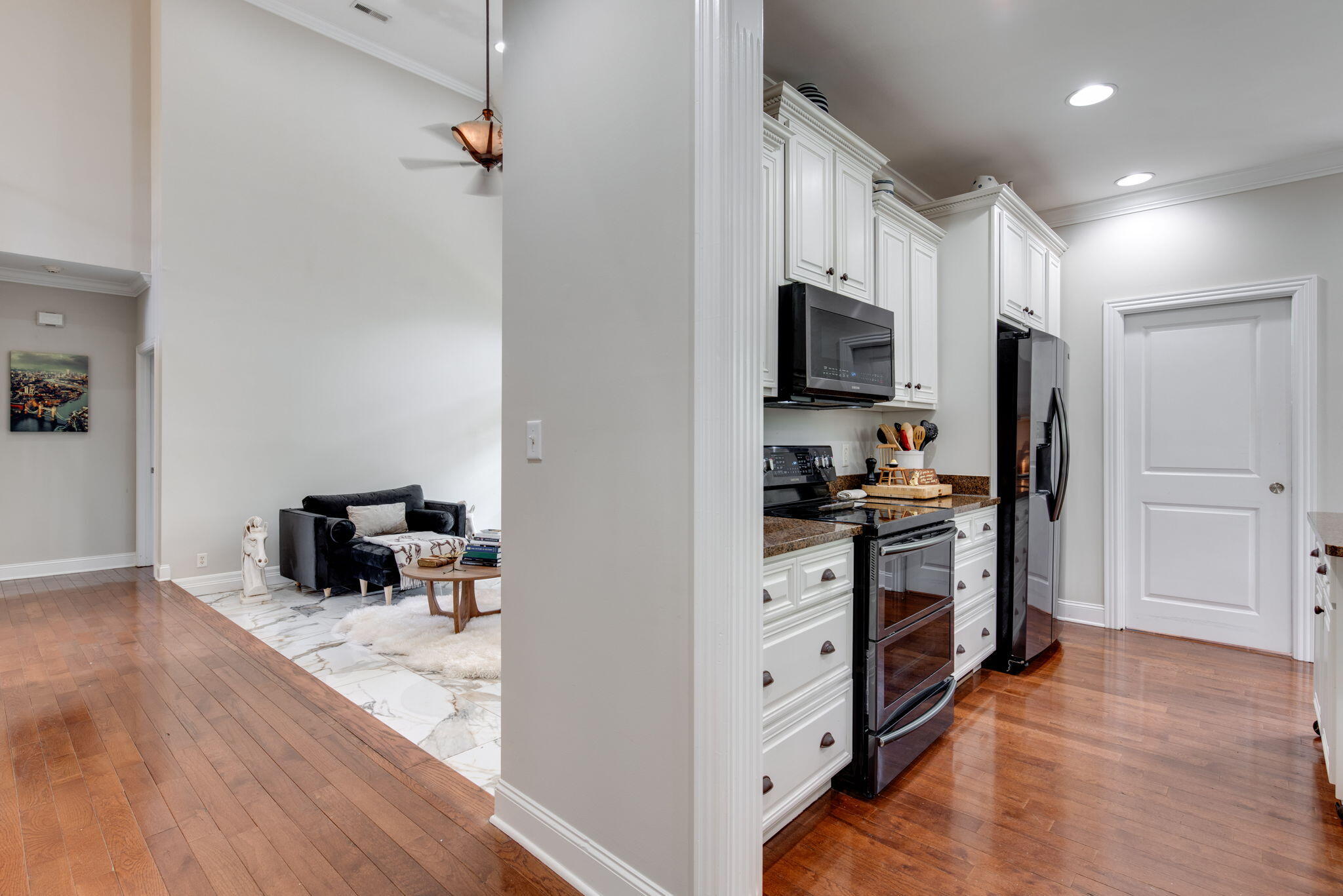 4037 Platinum Way