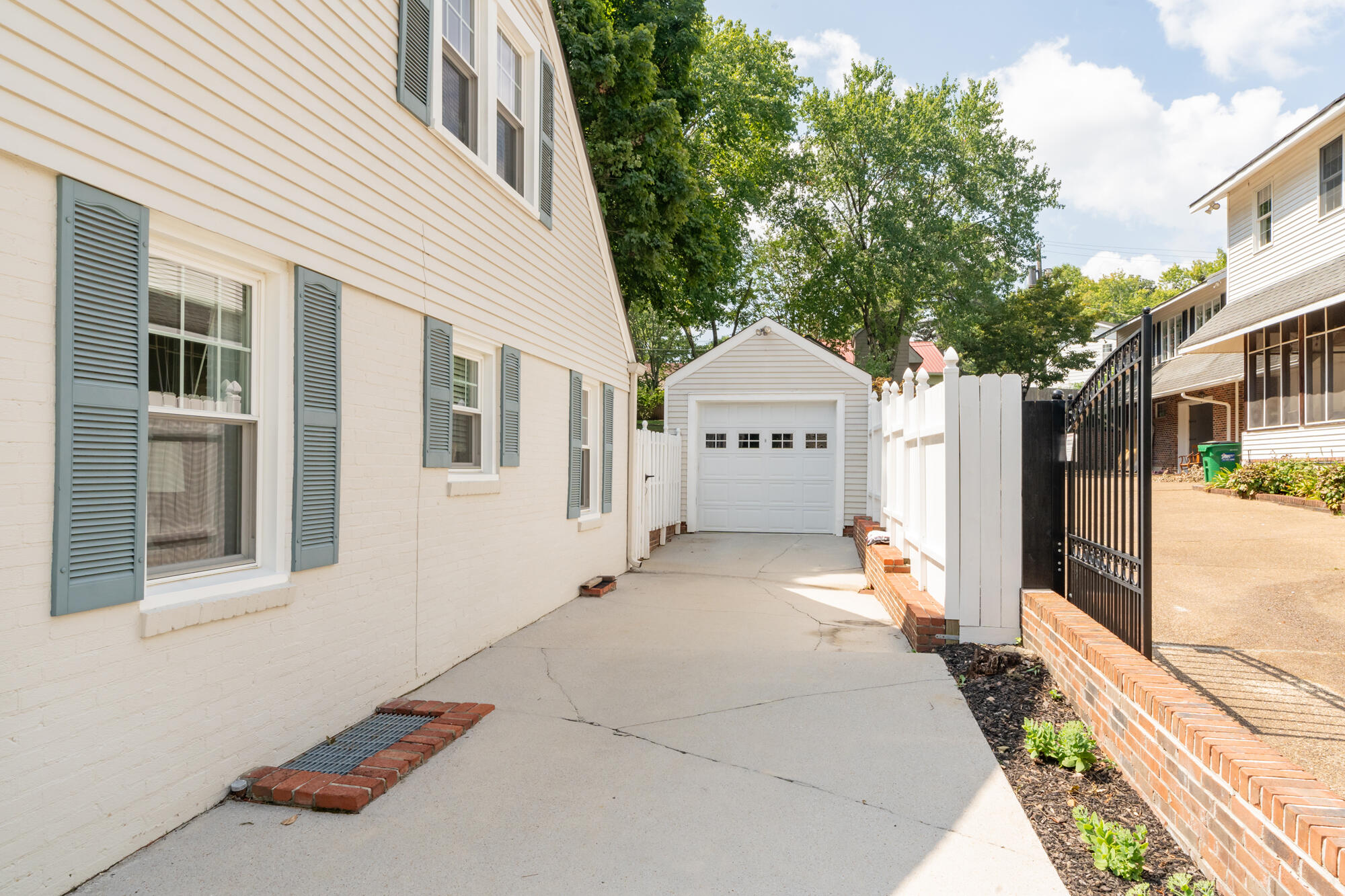 142 Ridgeside Road