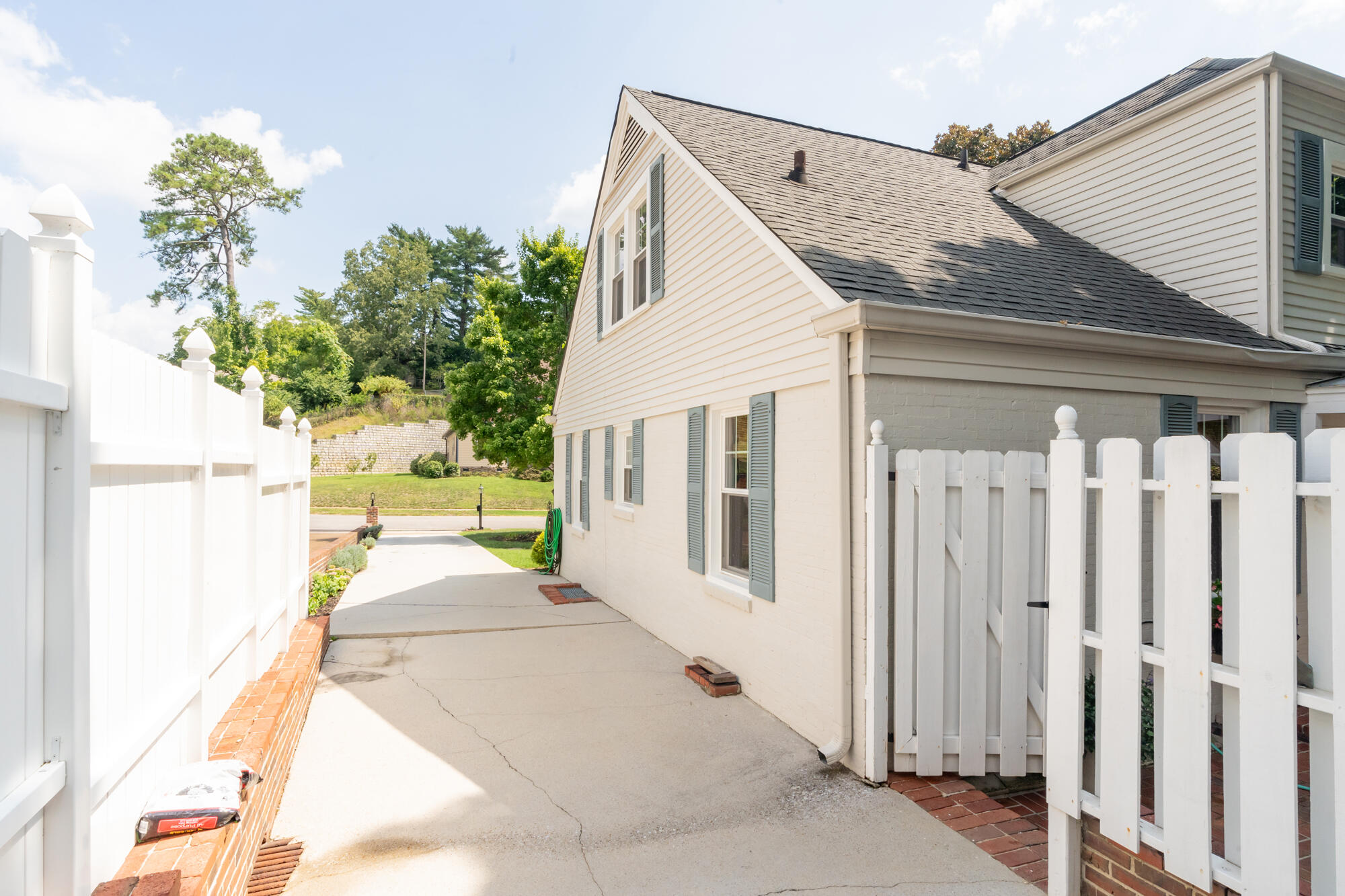 142 Ridgeside Road