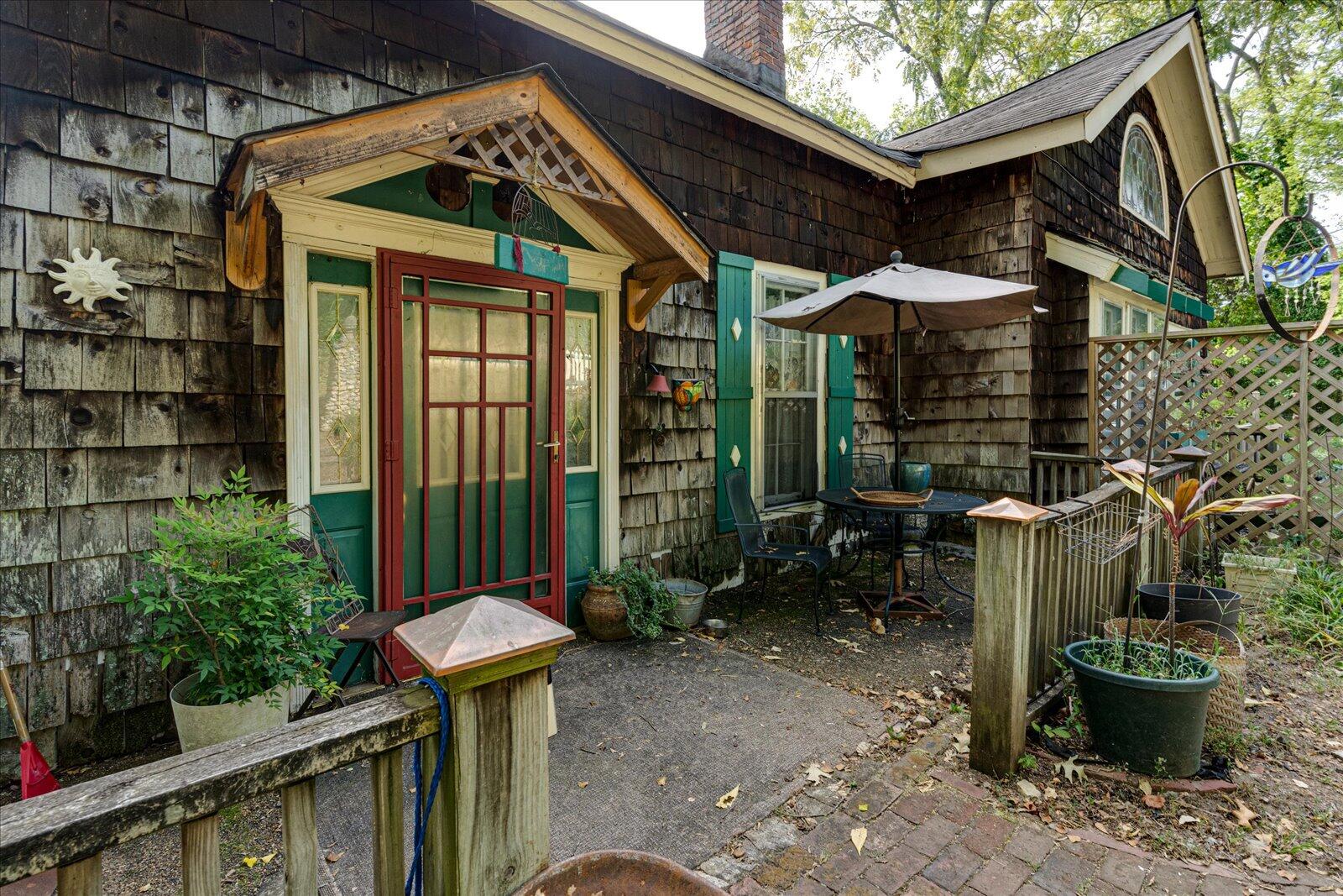 94 Sherwood Avenue