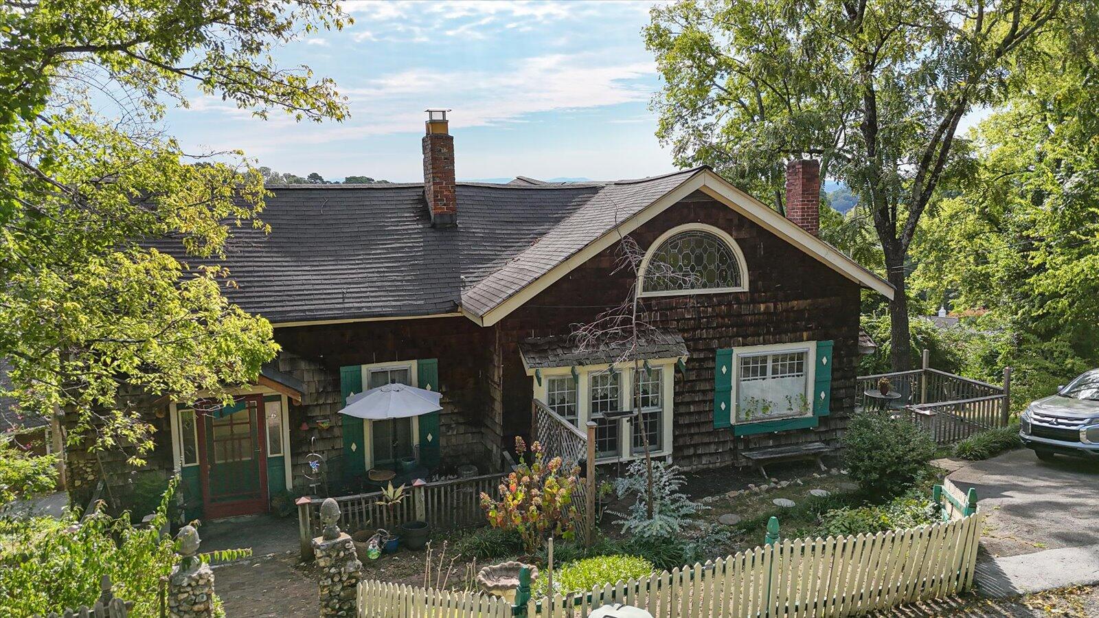 94 Sherwood Avenue
