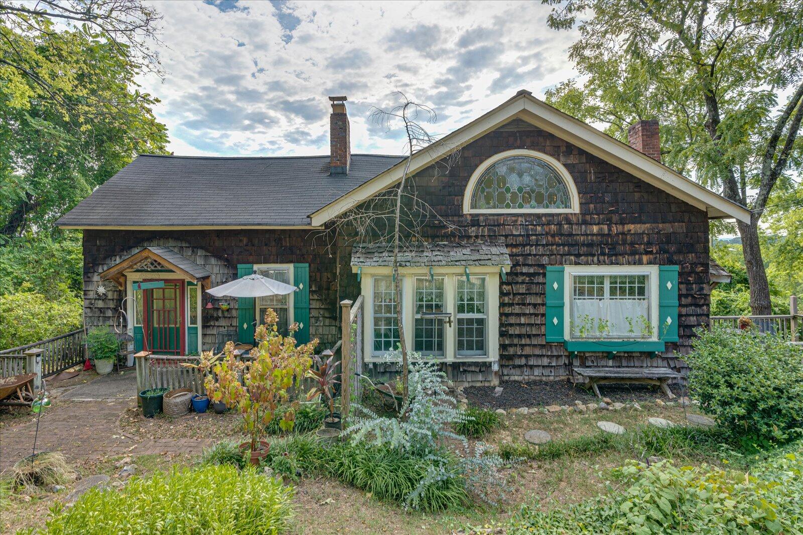 94 Sherwood Avenue