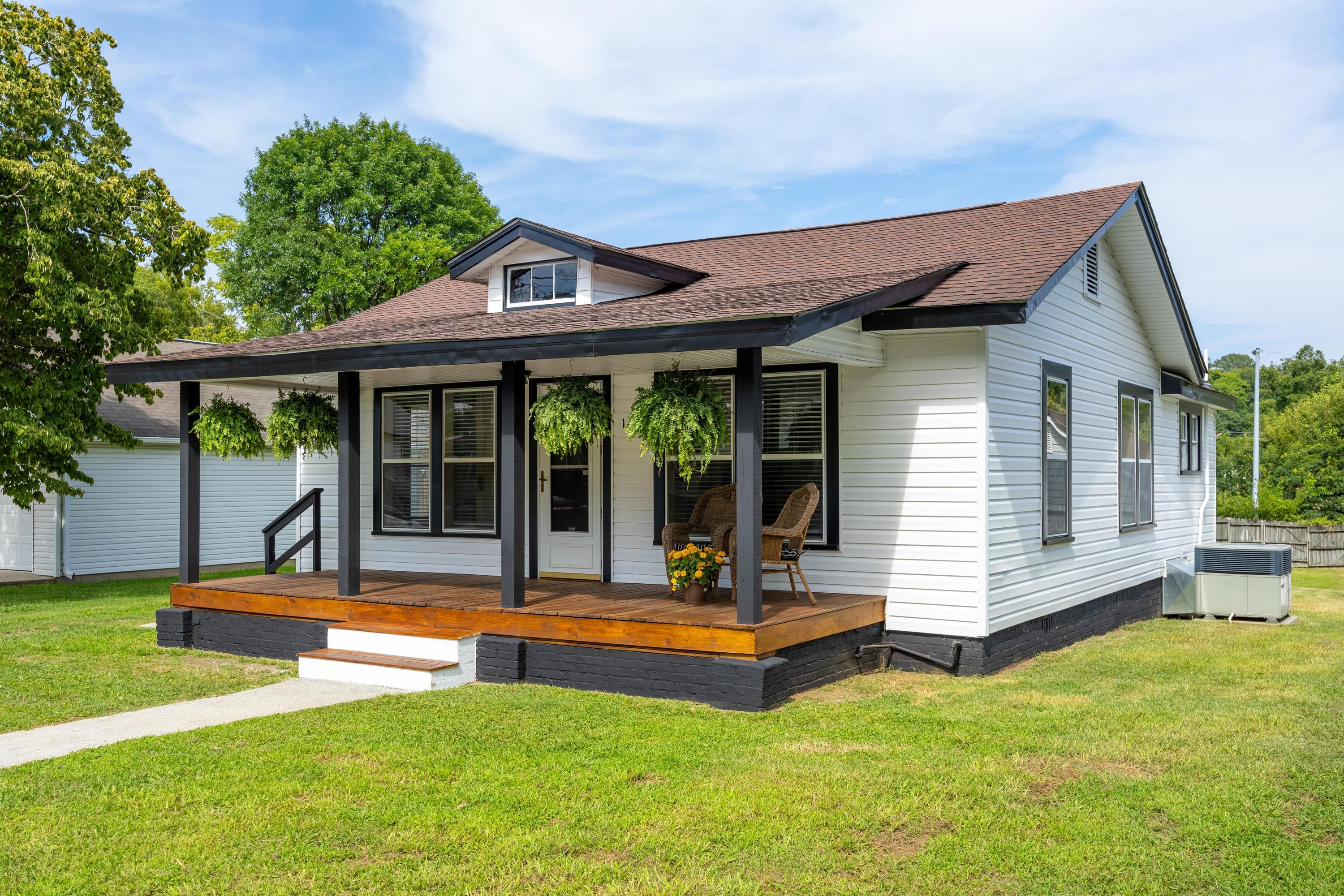 1175 SE Hardwick Street