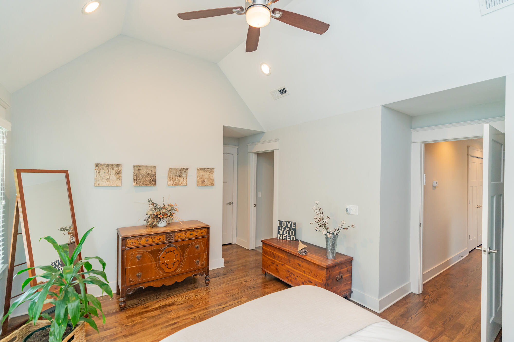 513 Mariner Way