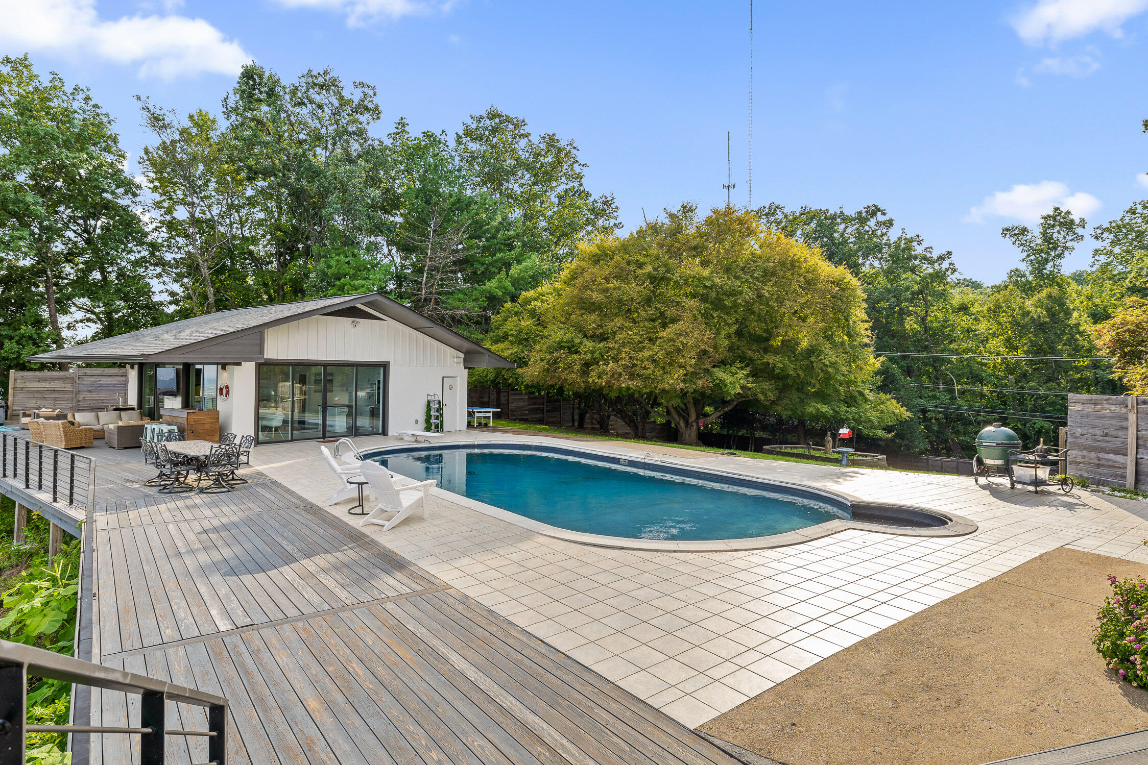 1400 E Brow Road