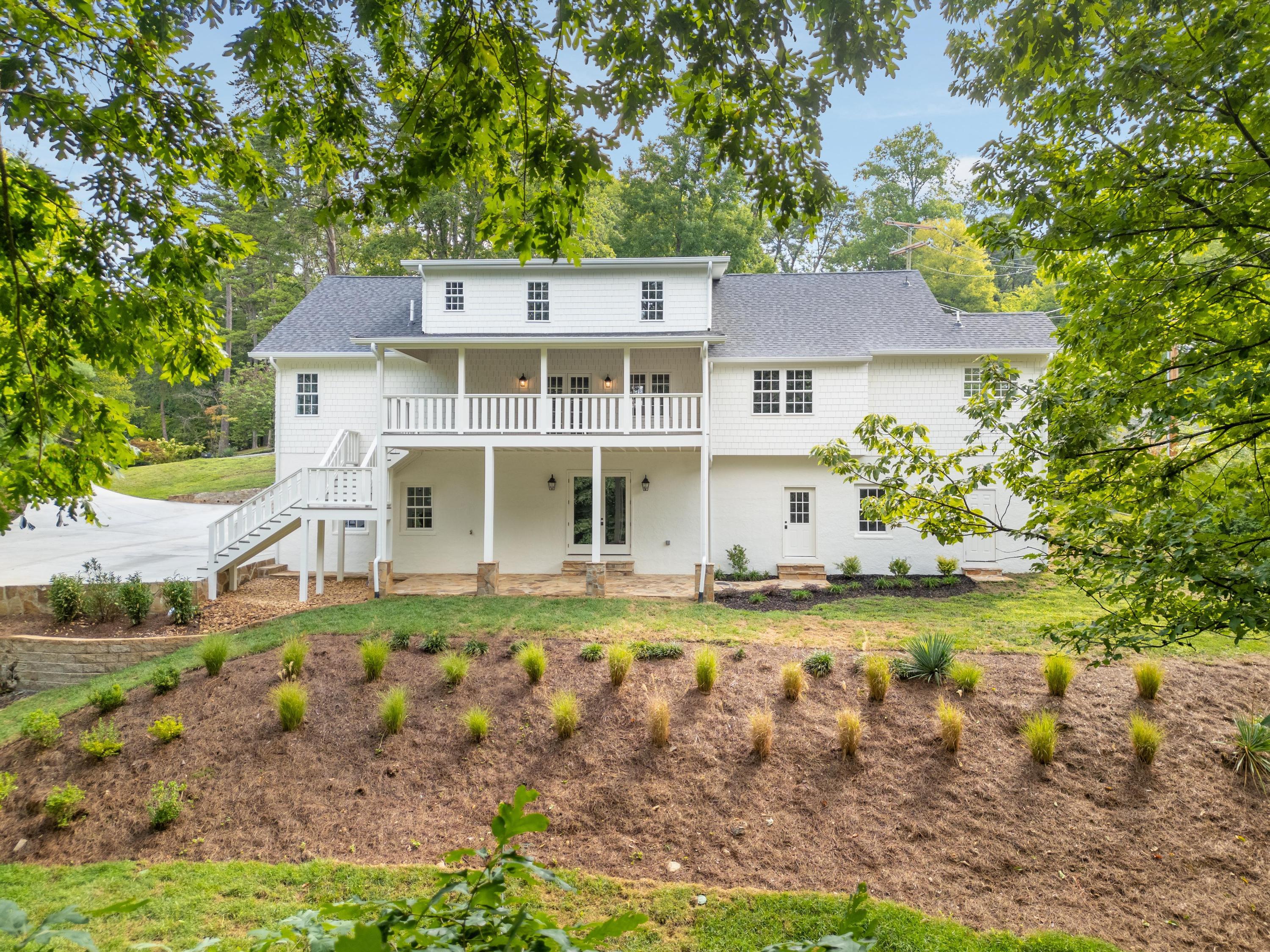 16 Minnekahda Place