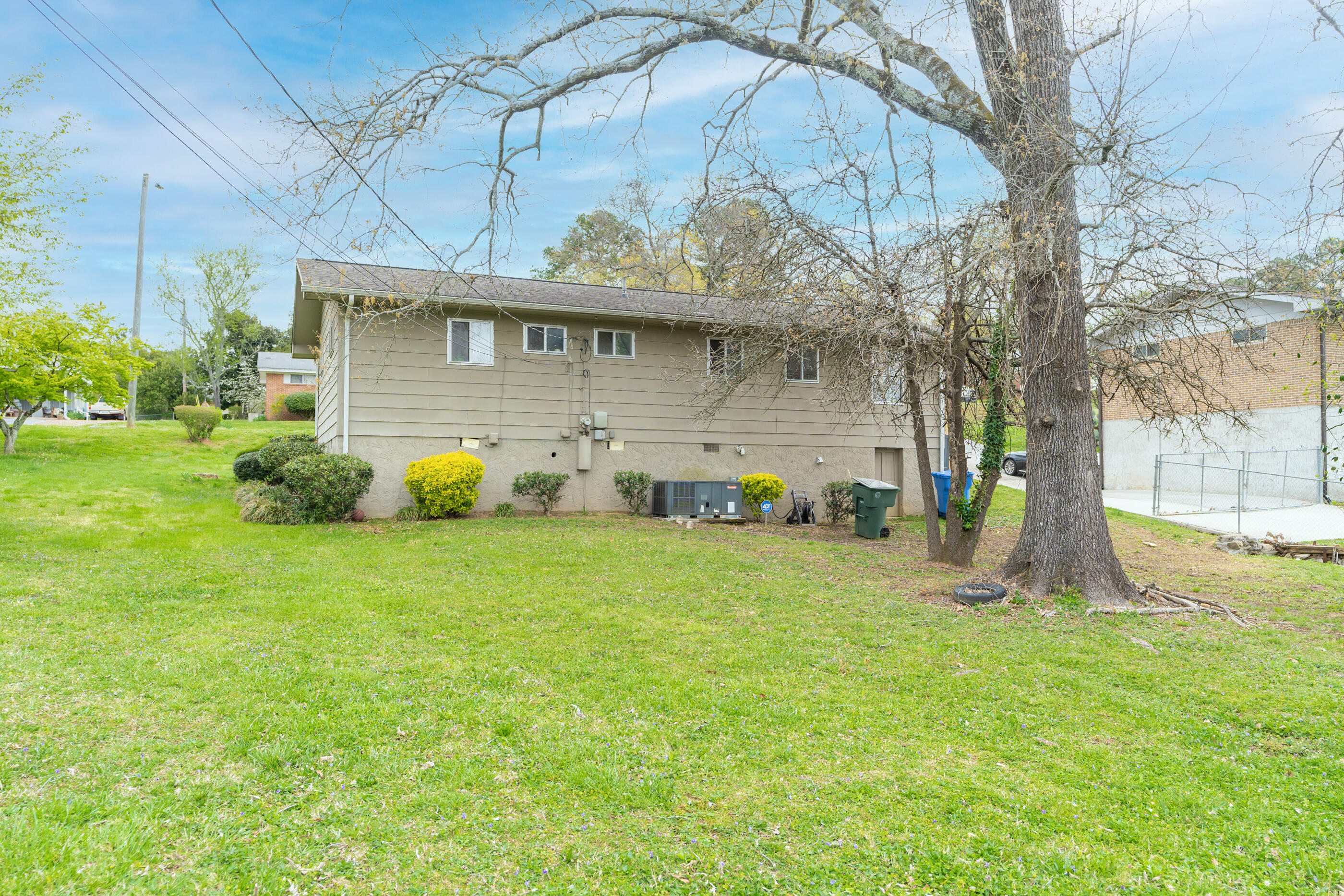 5506 Kenyon Road