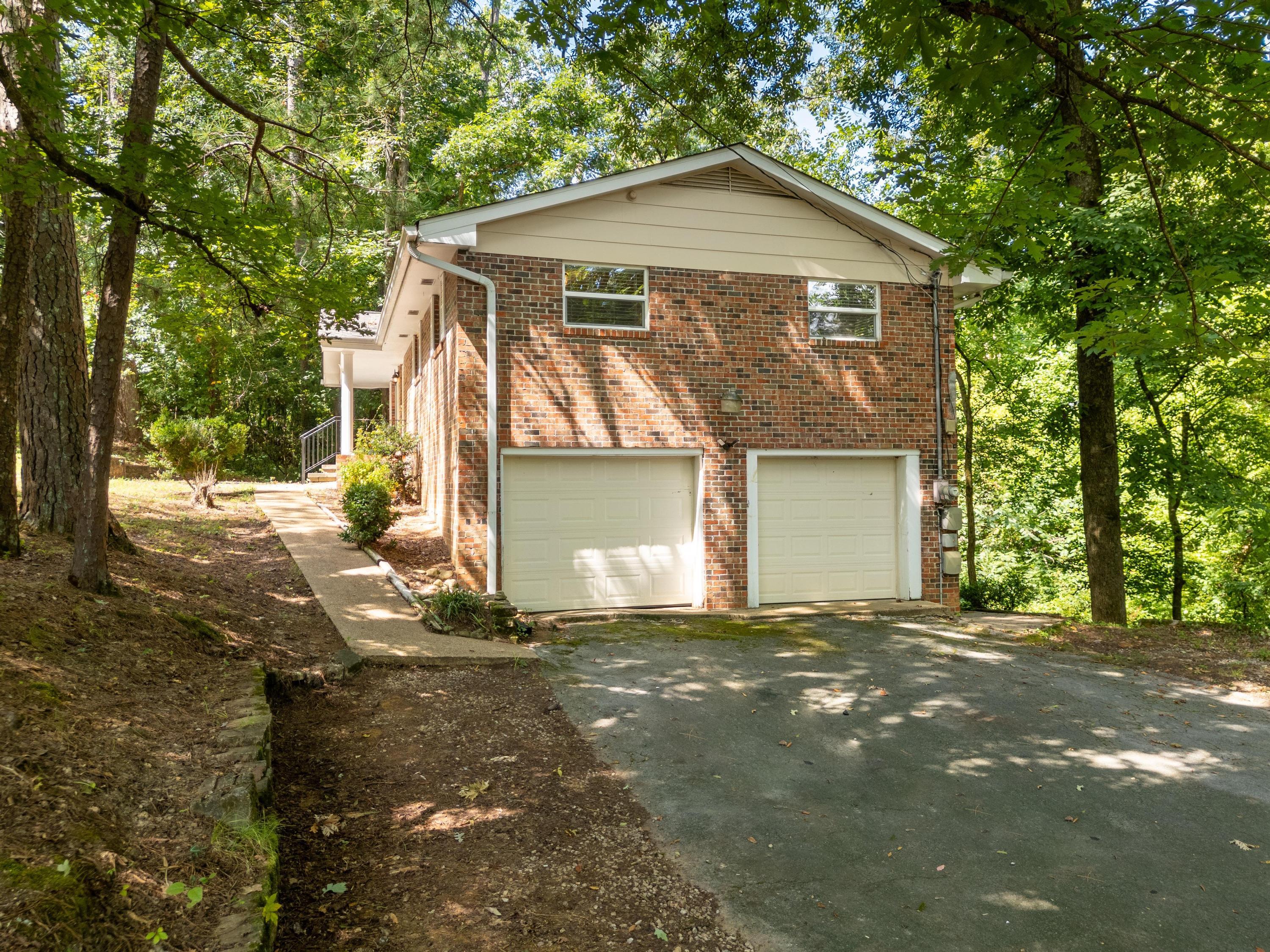 1017 N Sanctuary Road
