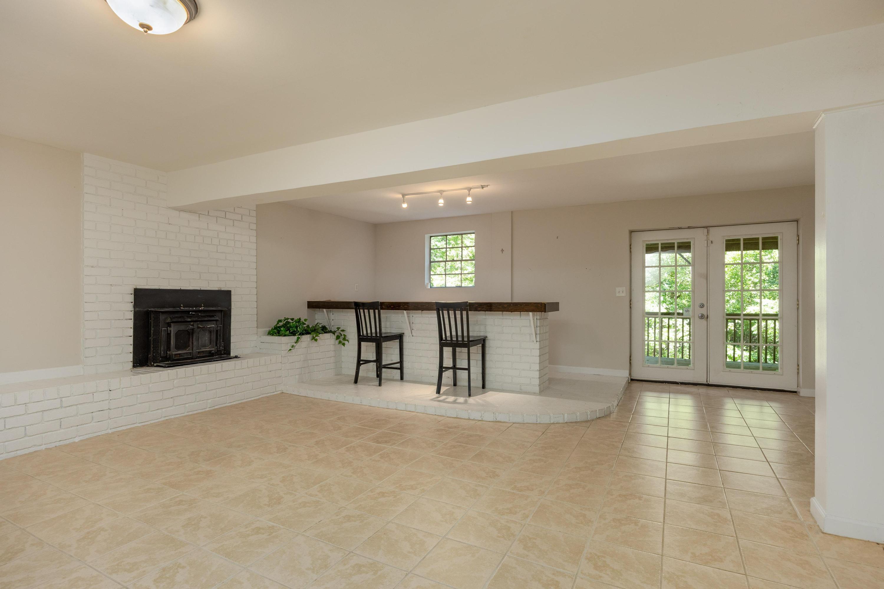 1017 N Sanctuary Road