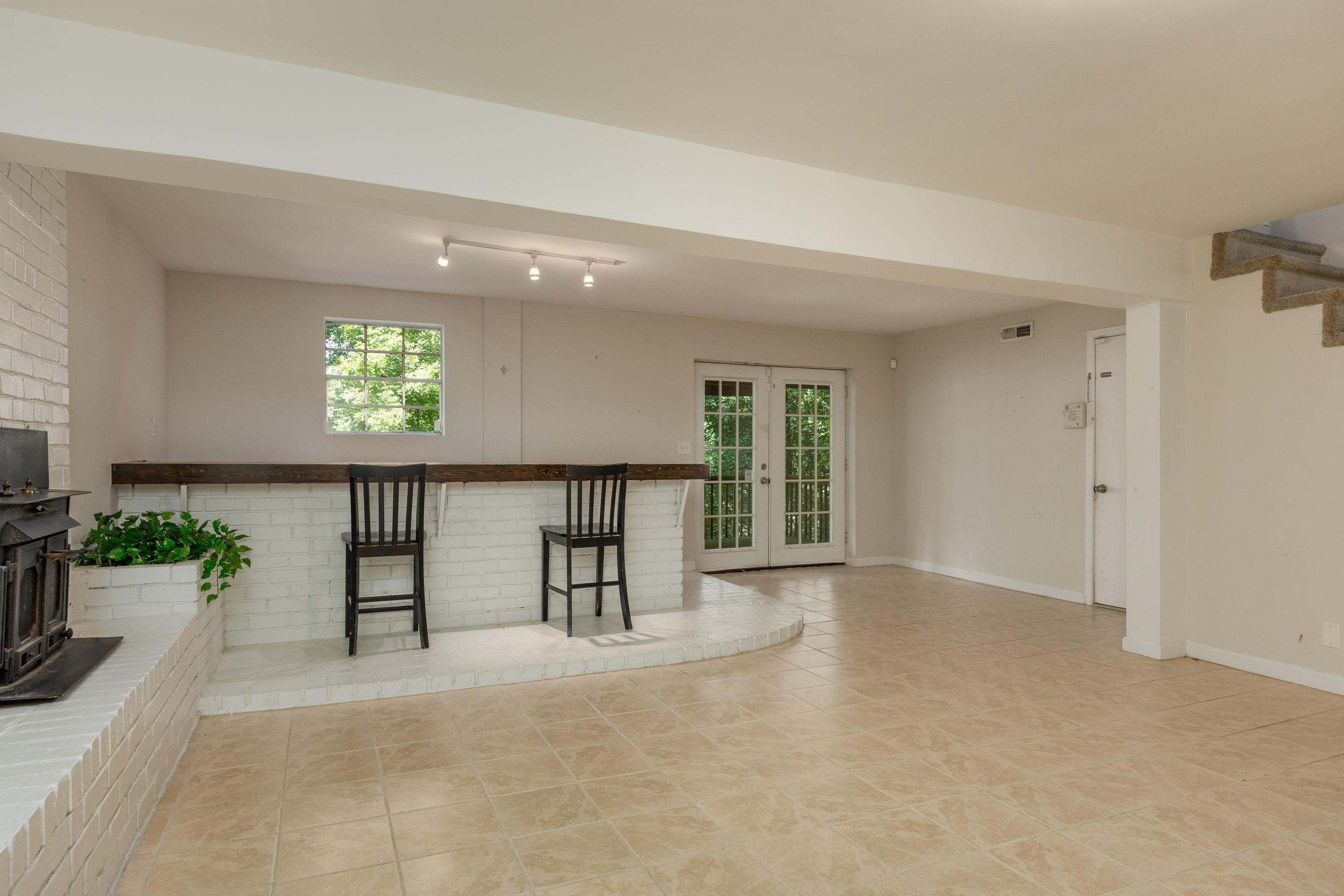 1017 N Sanctuary Road