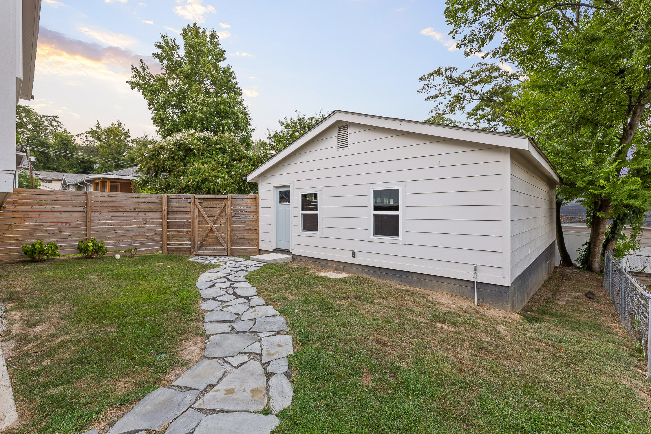 1407 Mississippi Avenue