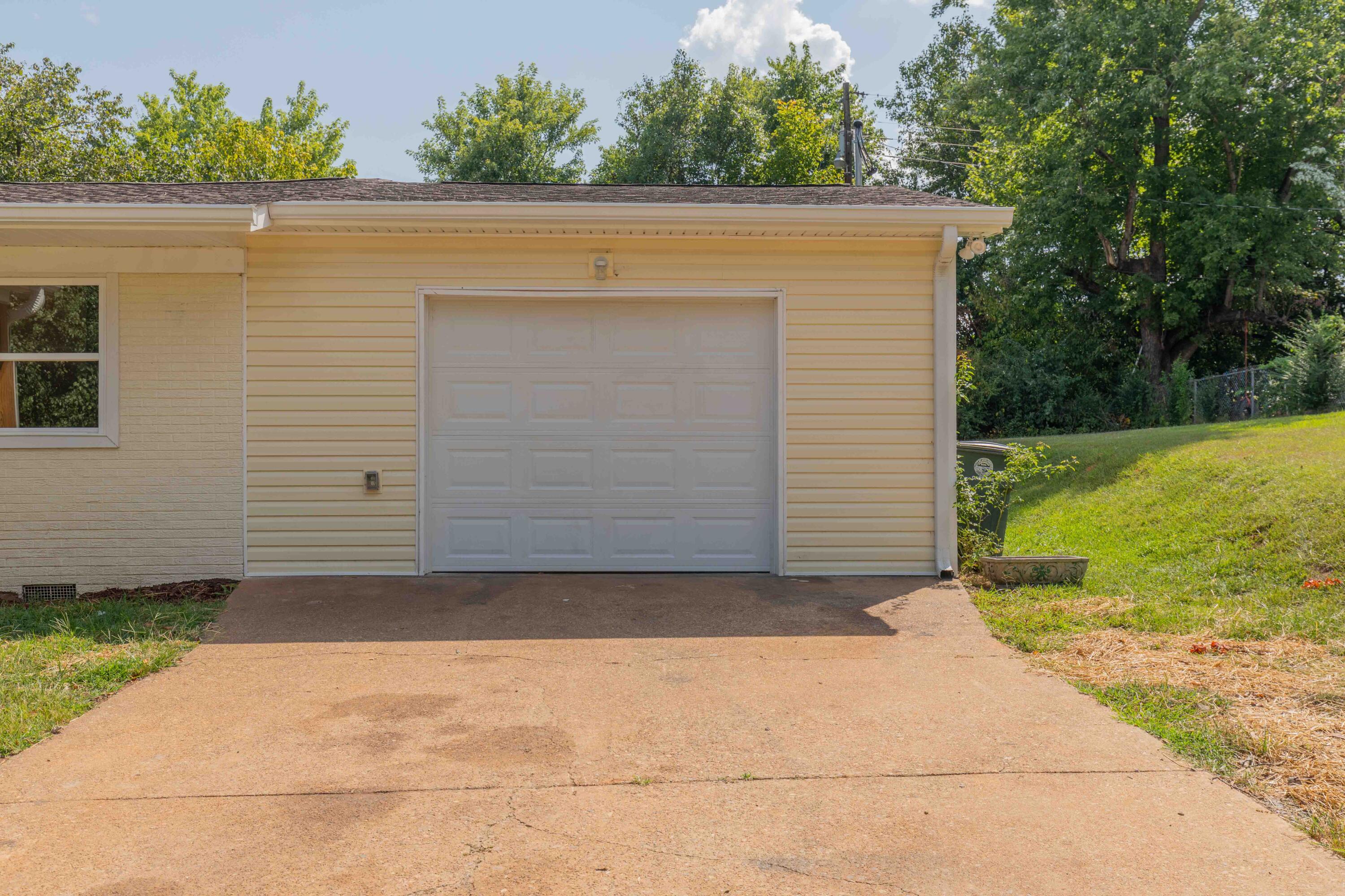 6816 Gayda Lane