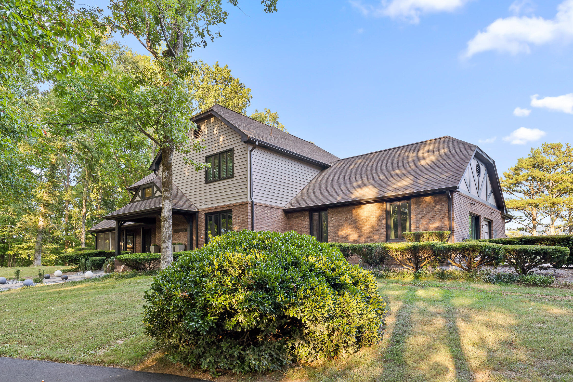 367 Memorial Lane