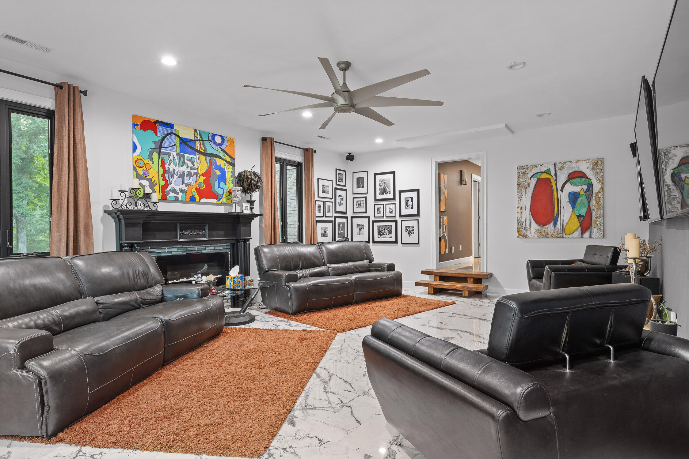 367 Memorial Lane