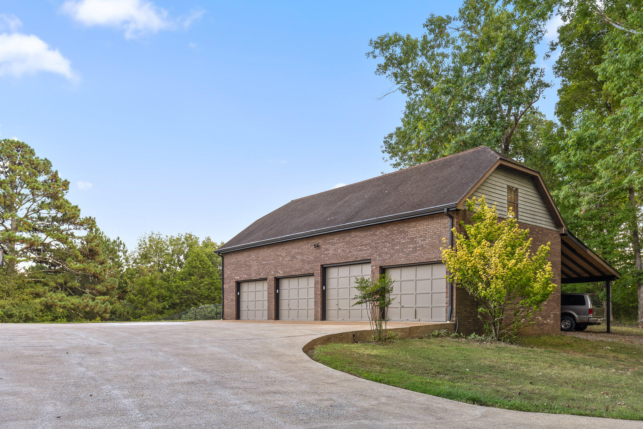 367 Memorial Lane