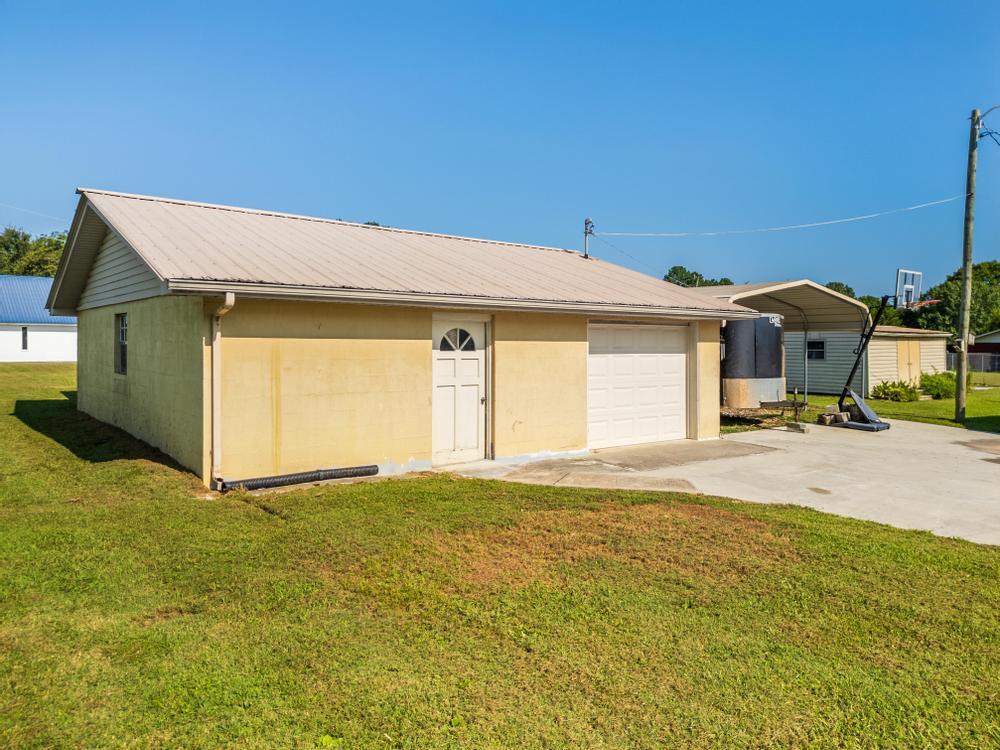 233 NE Rymer Road