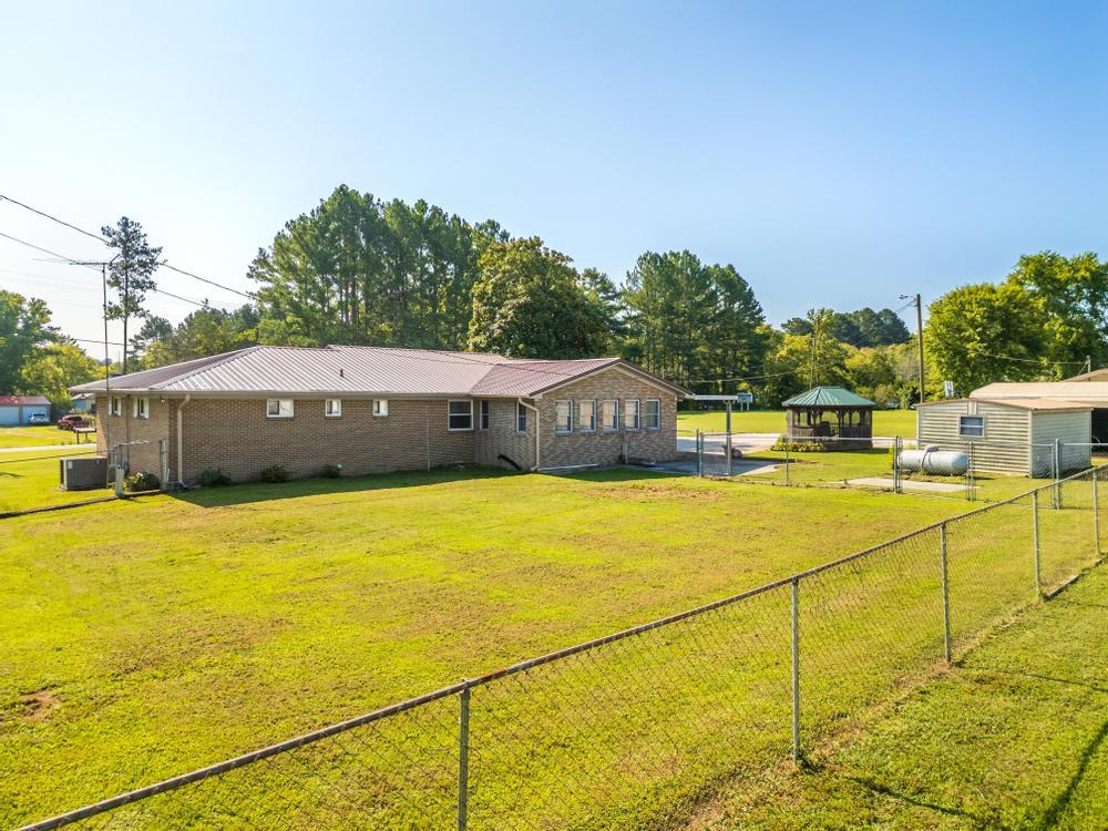 233 NE Rymer Road
